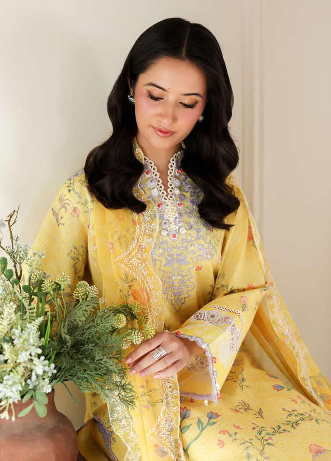 Sunlit Tales By Roheenaz Embroidered Lawn 3 Piece Unstitched Suit RNZ26STPE D-01 HONEY HAZE Sunlit Tales By Roheenaz Embroidered Lawn 3 Piece Unstitched Suit RNZ26STPE D-01 HONEY HAZE
