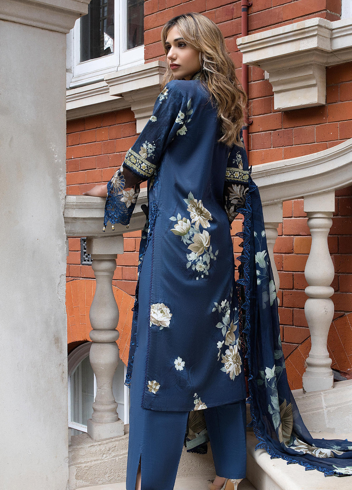 Sunshine Bloom By Alzohaib Premium Embroidered Lawn 3 Piece Unstitched Suit AZ26SSBEV2 D-01 Sunshine Bloom By Alzohaib Premium Embroidered Lawn 3 Piece Unstitched Suit AZ26SSBEV2 D-01