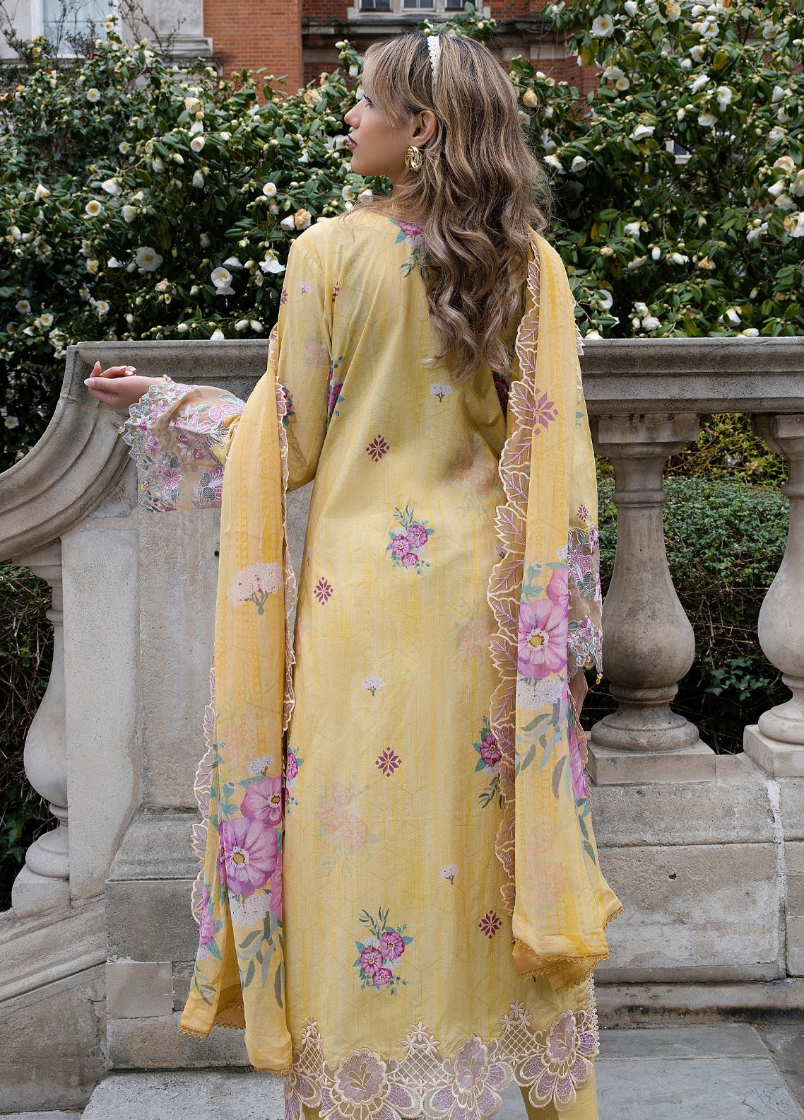 Sunshine Bloom By Alzohaib Premium Embroidered Lawn 3 Piece Unstitched Suit AZ26SSBEV2 D-06 Sunshine Bloom By Alzohaib Premium Embroidered Lawn 3 Piece Unstitched Suit AZ26SSBEV2 D-06