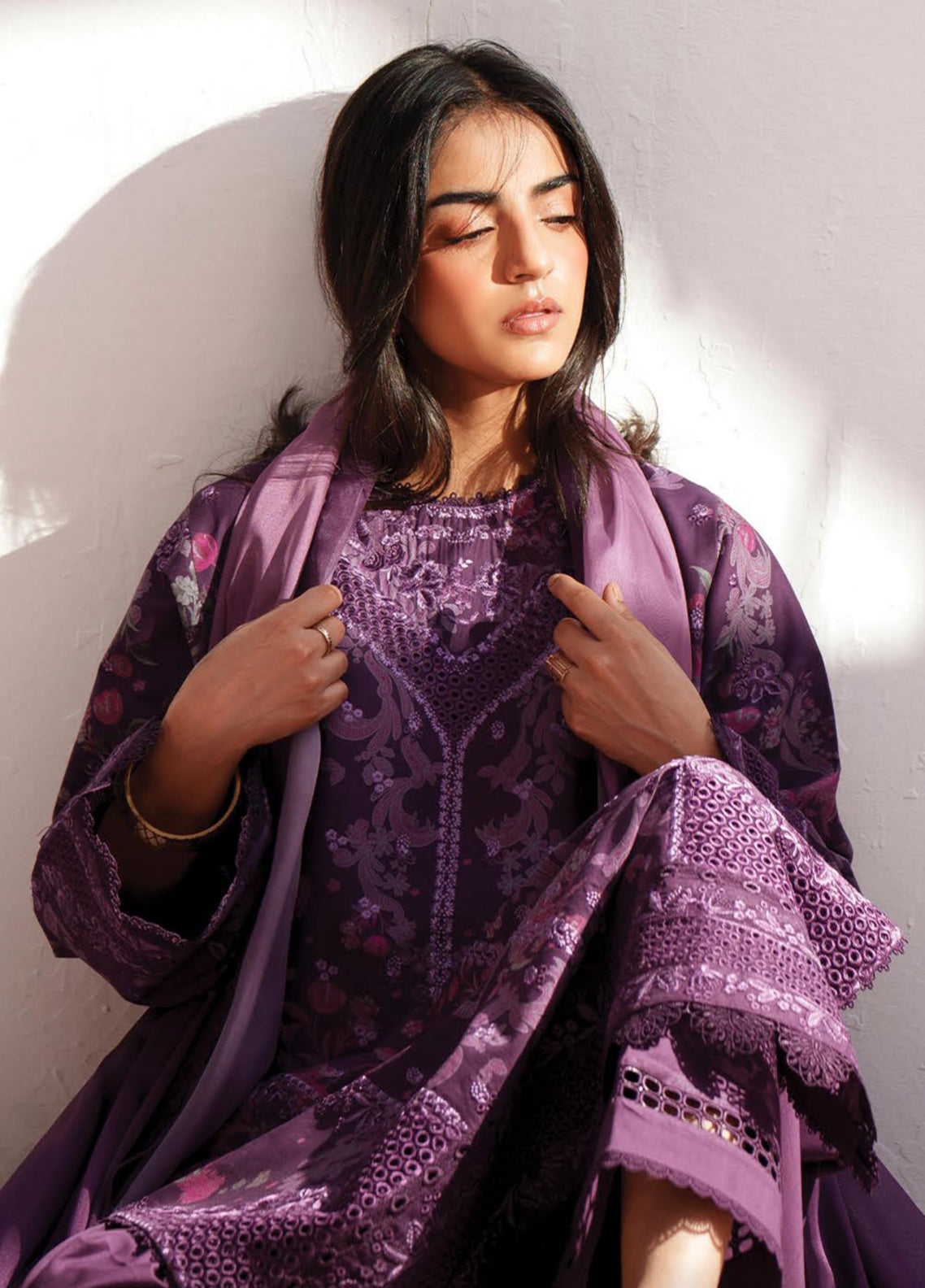 Sunspell By Afrozeh Embroidered Lawn 3 Piece Unstitched Suit AF26SEL D-AVENOR Sunspell By Afrozeh Embroidered Lawn 3 Piece Unstitched Suit AF26SEL D-AVENOR