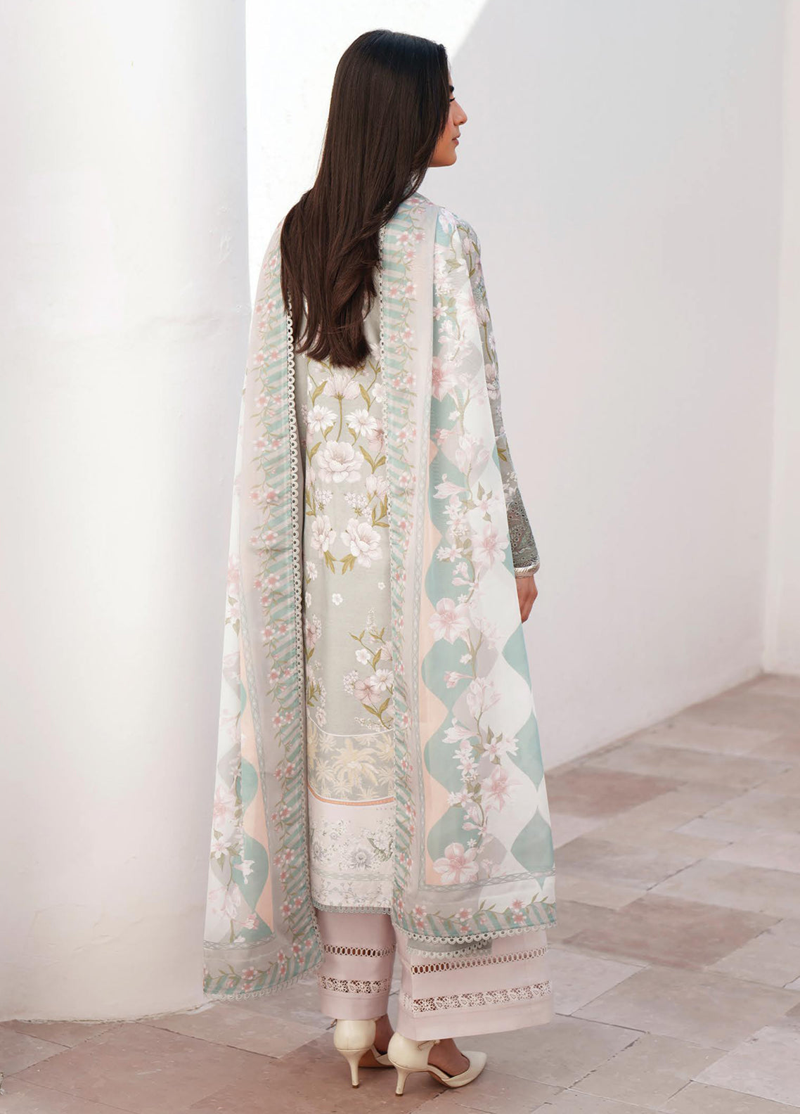 Sunspell By Afrozeh Embroidered Lawn 3 Piece Unstitched Suit AF26SEL D-LUMIEREH Sunspell By Afrozeh Embroidered Lawn 3 Piece Unstitched Suit AF26SEL D-LUMIEREH