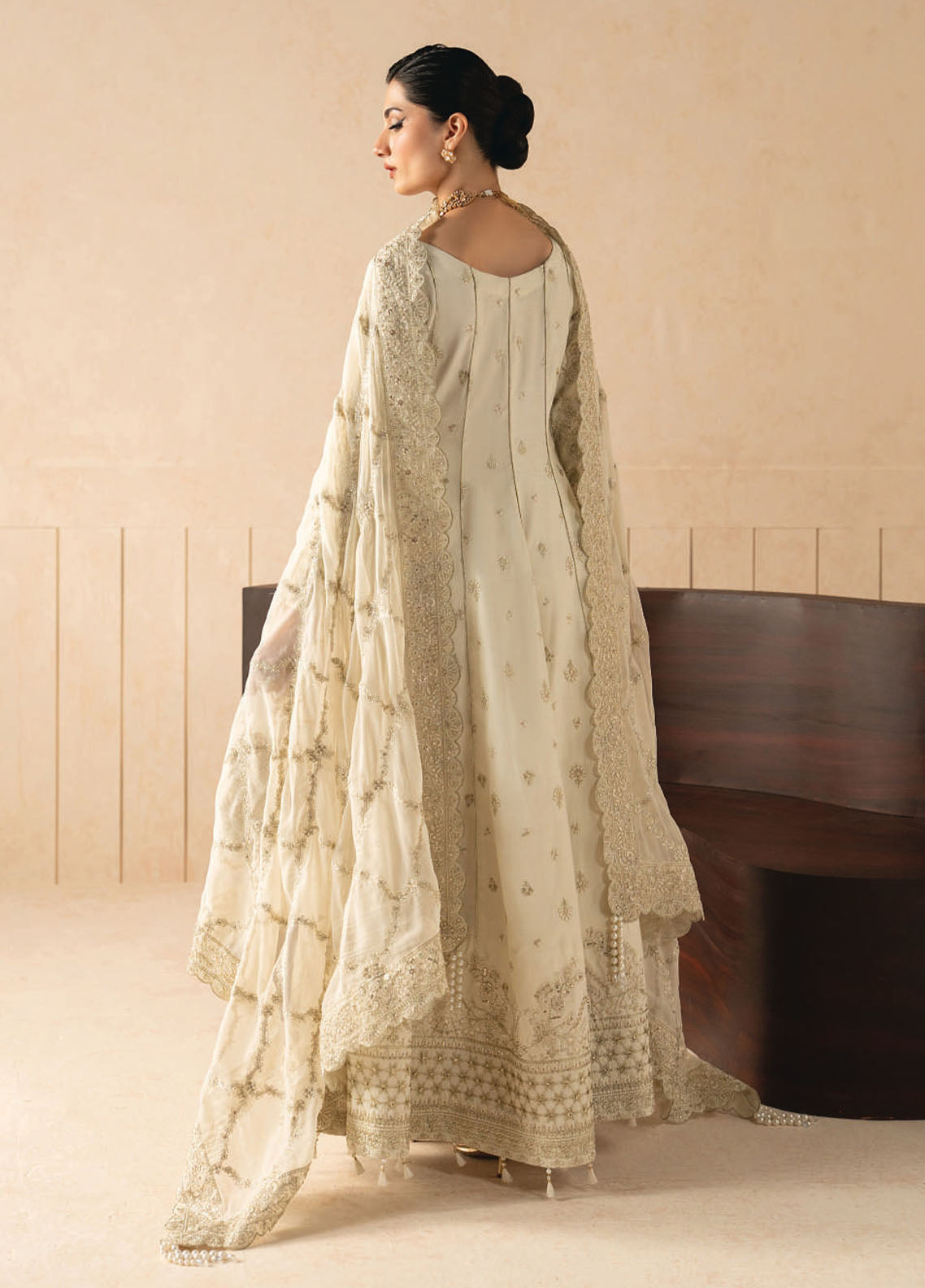 Syleena By Gulaal Embroidered Raw Silk 3 Piece Unstitched Dress GL26SRS D-SD-28 Miraas Ivory - Back View Syleena By Gulaal Embroidered Raw Silk 3 Piece Unstitched Dress GL26SRS D-SD-28 Miraas Ivory - Back View