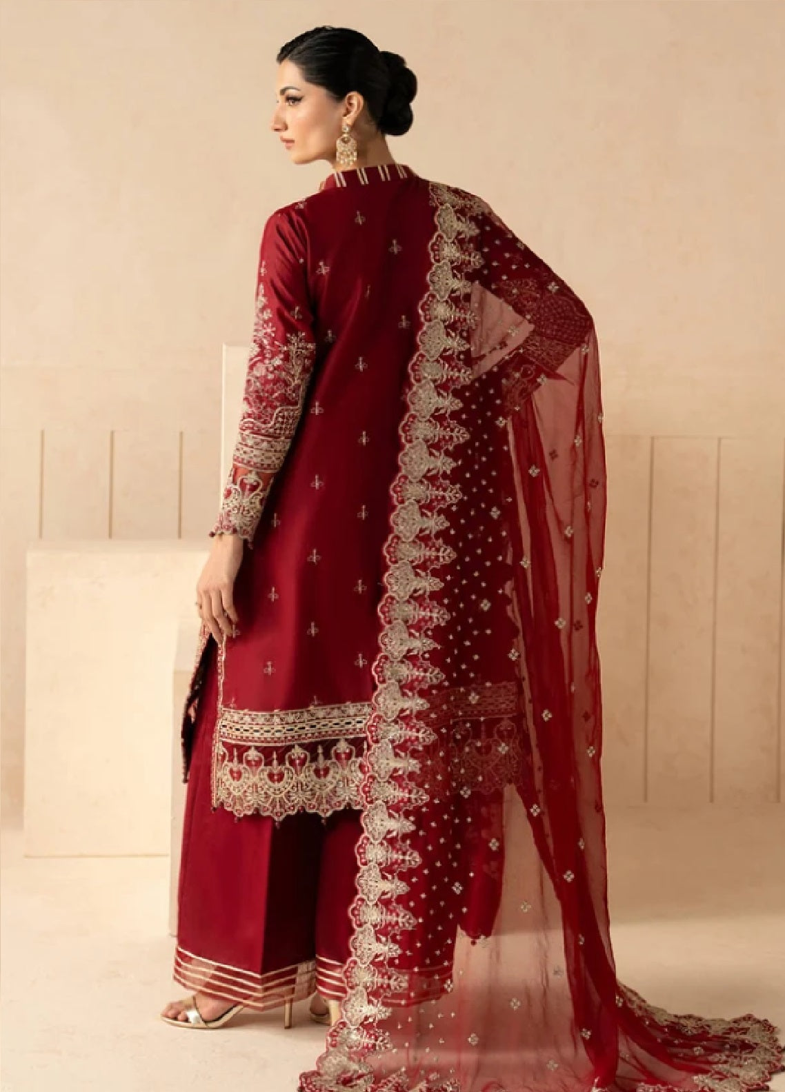 Syleena By Gulaal Embroidered Raw Silk 3 Piece Unstitched Suit GL26SRS D-SD-23 Rossella Maroon - Back View Syleena By Gulaal Embroidered Raw Silk 3 Piece Unstitched Suit GL26SRS D-SD-23 Rossella Maroon - Back View