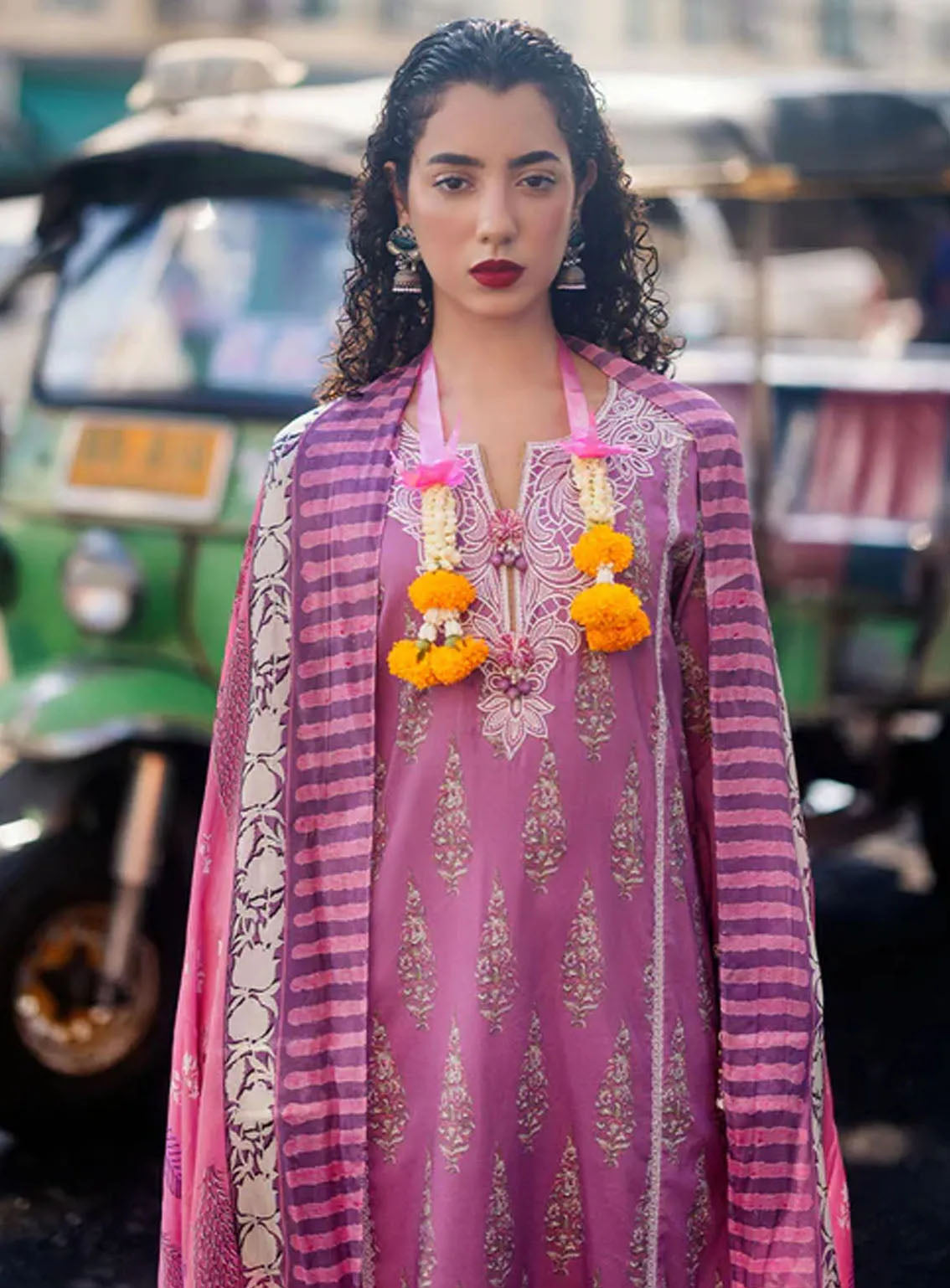 Taneez By Roheenaz Embroidered Lawn Suits Unstitched 3 Piece - RNZ24T RNB-01A MARAL Taneez By Roheenaz Embroidered Lawn Suits Unstitched 3 Piece - RNZ24T RNB-01A MARAL