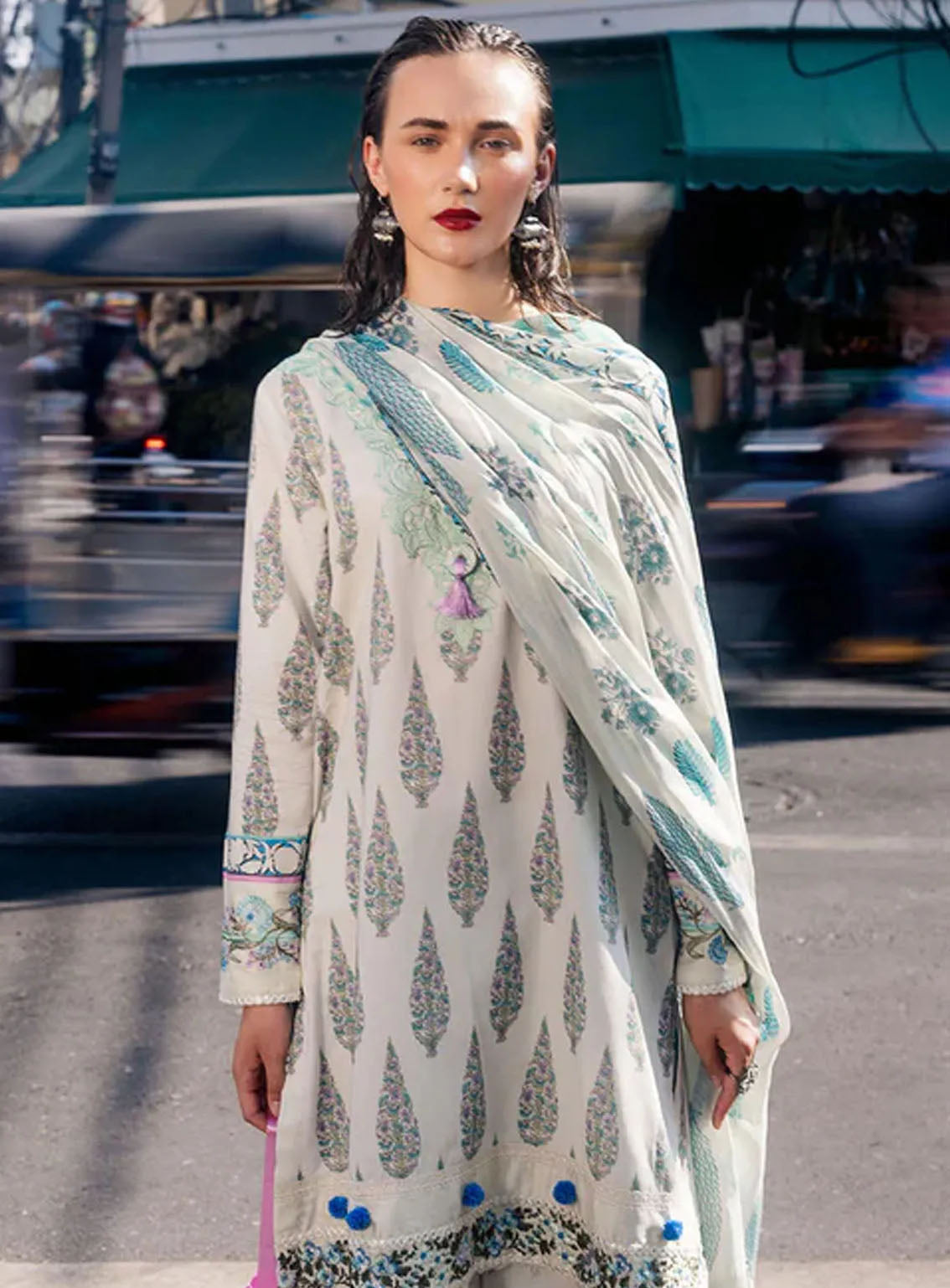 Taneez By Roheenaz Embroidered Lawn Suits Unstitched 3 Piece - RNZ24T RNB-01B DARYA Taneez By Roheenaz Embroidered Lawn Suits Unstitched 3 Piece - RNZ24T RNB-01B DARYA