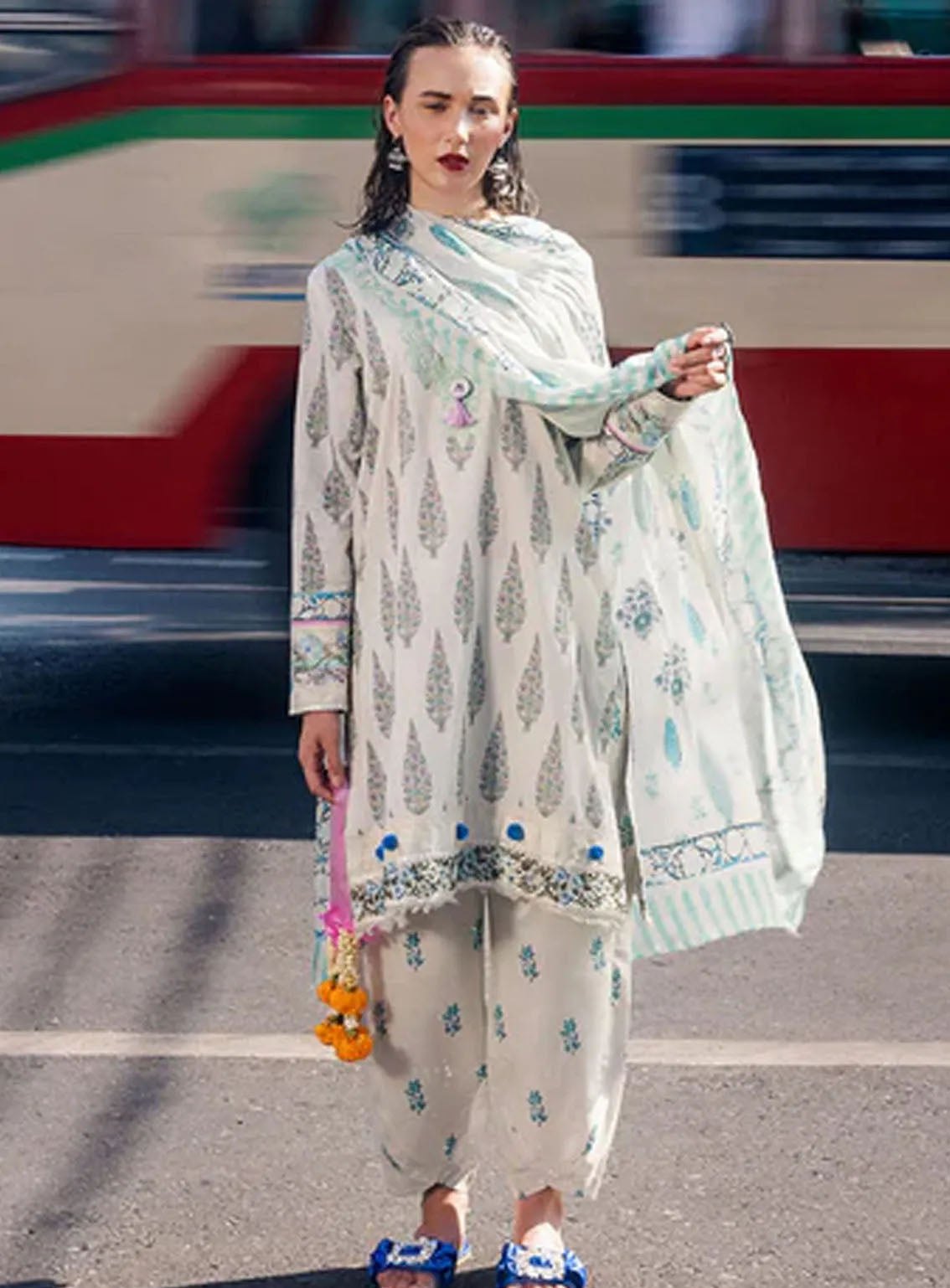 Taneez By Roheenaz Embroidered Lawn Suits Unstitched 3 Piece - RNZ24T RNB-01B DARYA Taneez By Roheenaz Embroidered Lawn Suits Unstitched 3 Piece - RNZ24T RNB-01B DARYA