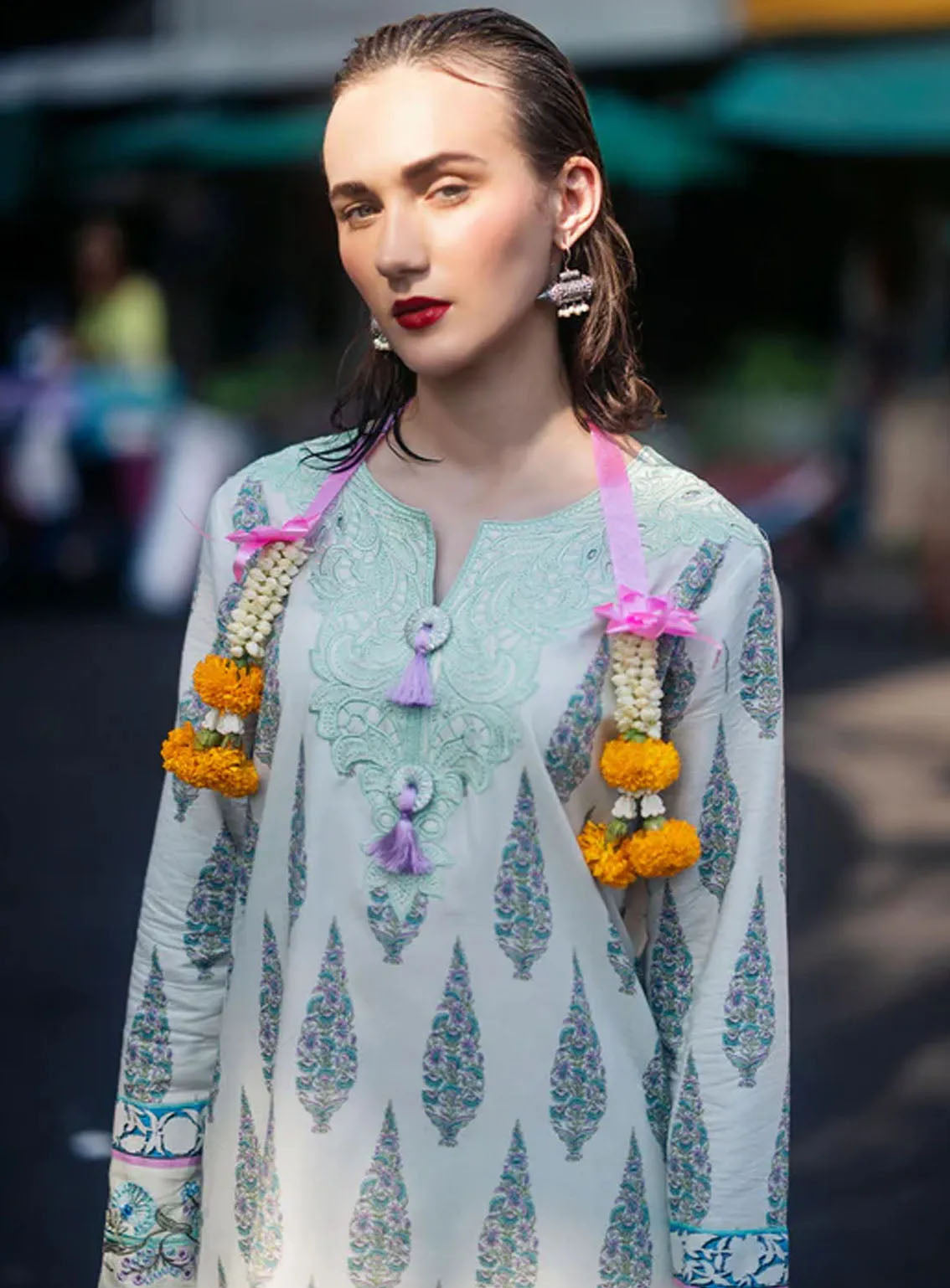 Taneez By Roheenaz Embroidered Lawn Suits Unstitched 3 Piece - RNZ24T RNB-01B DARYA Taneez By Roheenaz Embroidered Lawn Suits Unstitched 3 Piece - RNZ24T RNB-01B DARYA