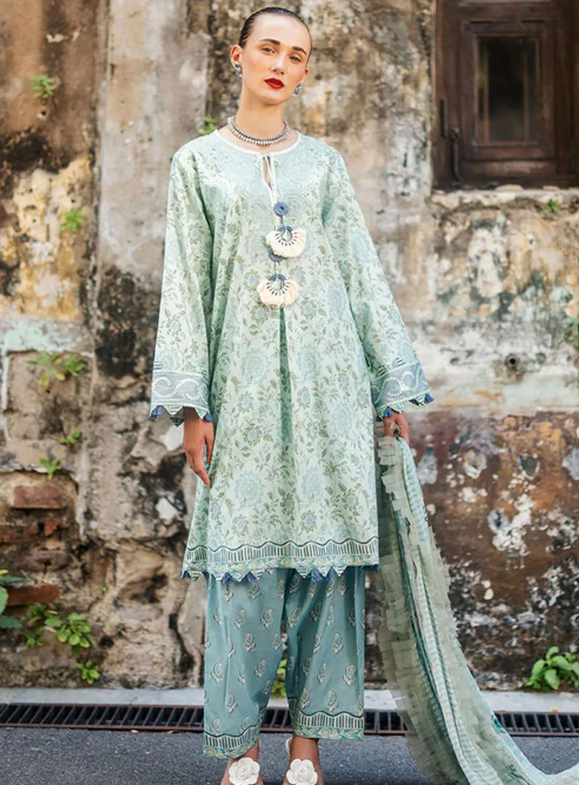 Taneez By Roheenaz Embroidered Lawn Suits Unstitched 3 Piece - RNZ24T RNB-02A JASMIN Taneez By Roheenaz Embroidered Lawn Suits Unstitched 3 Piece - RNZ24T RNB-02A JASMIN
