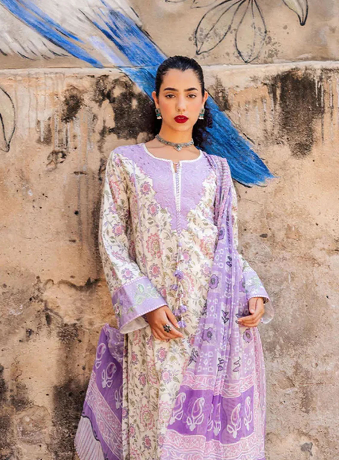 Taneez By Roheenaz Embroidered Lawn Suits Unstitched 3 Piece - RNZ24T RNB-02B KIANA Taneez By Roheenaz Embroidered Lawn Suits Unstitched 3 Piece - RNZ24T RNB-02B KIANA