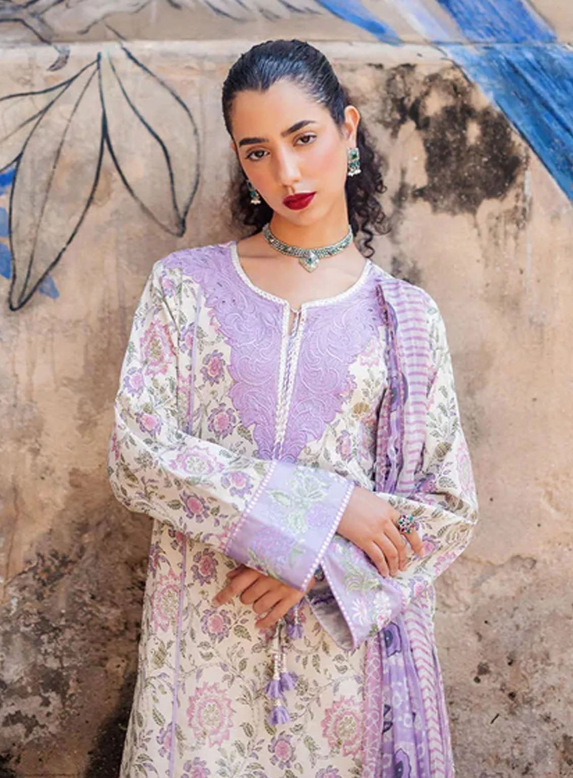 Taneez By Roheenaz Embroidered Lawn Suits Unstitched 3 Piece - RNZ24T RNB-02B KIANA Taneez By Roheenaz Embroidered Lawn Suits Unstitched 3 Piece - RNZ24T RNB-02B KIANA