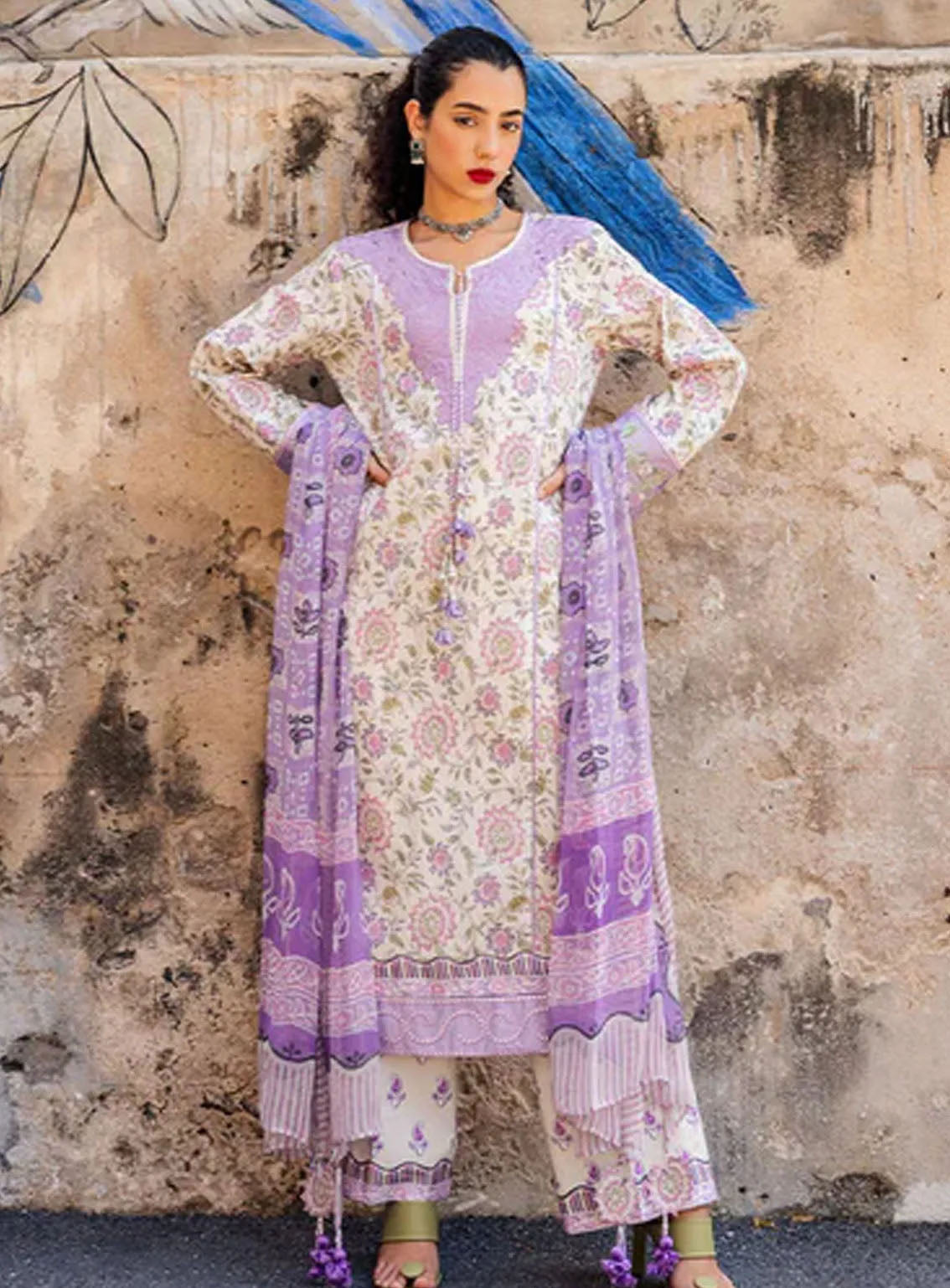 Taneez By Roheenaz Embroidered Lawn Suits Unstitched 3 Piece - RNZ24T RNB-02B KIANA Taneez By Roheenaz Embroidered Lawn Suits Unstitched 3 Piece - RNZ24T RNB-02B KIANA
