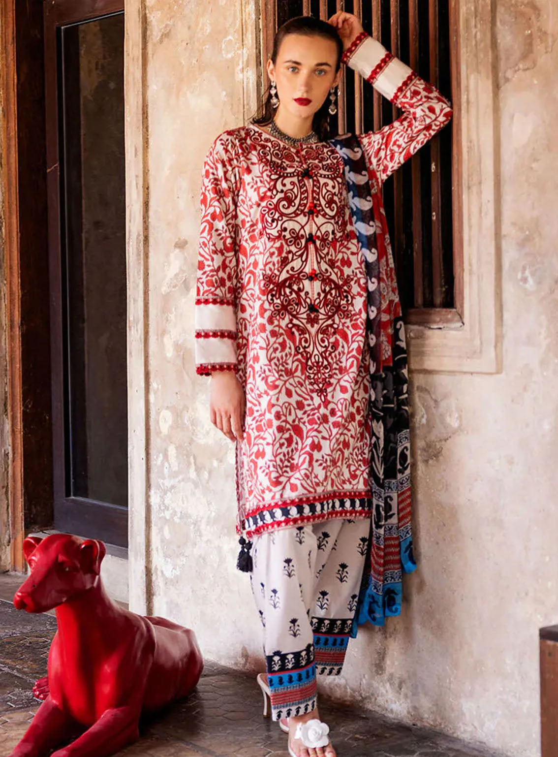 Taneez By Roheenaz Embroidered Lawn Suits Unstitched 3 Piece - RNZ24T RNB-04A KIMIA Taneez By Roheenaz Embroidered Lawn Suits Unstitched 3 Piece - RNZ24T RNB-04A KIMIA