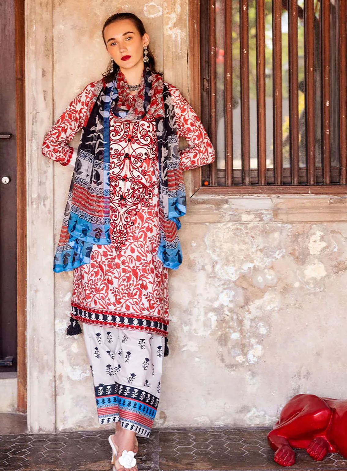 Taneez By Roheenaz Embroidered Lawn Suits Unstitched 3 Piece - RNZ24T RNB-04A KIMIA Taneez By Roheenaz Embroidered Lawn Suits Unstitched 3 Piece - RNZ24T RNB-04A KIMIA
