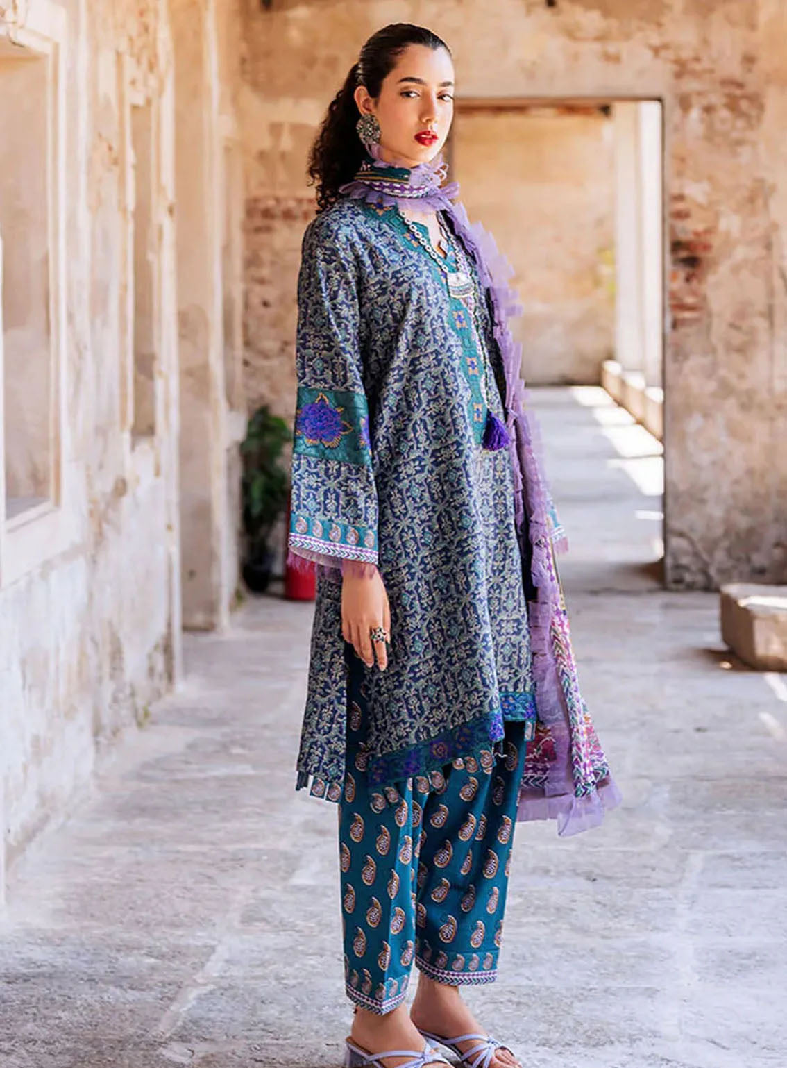 Taneez By Roheenaz Embroidered Lawn Suits Unstitched 3 Piece - RNZ24T RNB-06B ELIKA Taneez By Roheenaz Embroidered Lawn Suits Unstitched 3 Piece - RNZ24T RNB-06B ELIKA