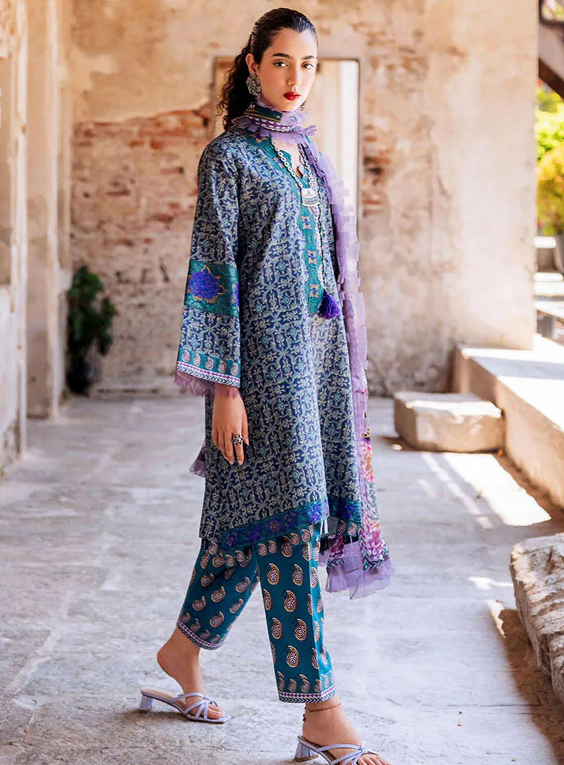 Taneez By Roheenaz Embroidered Lawn Suits Unstitched 3 Piece - RNZ24T RNB-06B ELIKA Taneez By Roheenaz Embroidered Lawn Suits Unstitched 3 Piece - RNZ24T RNB-06B ELIKA
