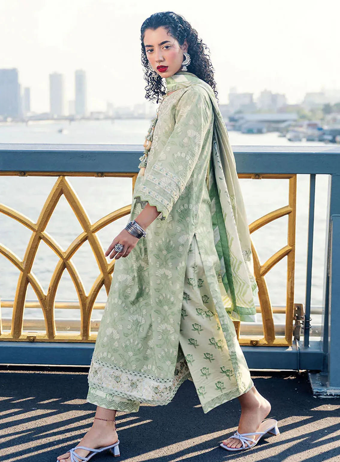 Taneez By Roheenaz Embroidered Lawn Suits Unstitched 3 Piece - RNZ24T RNB-07A RAHA Taneez By Roheenaz Embroidered Lawn Suits Unstitched 3 Piece - RNZ24T RNB-07A RAHA