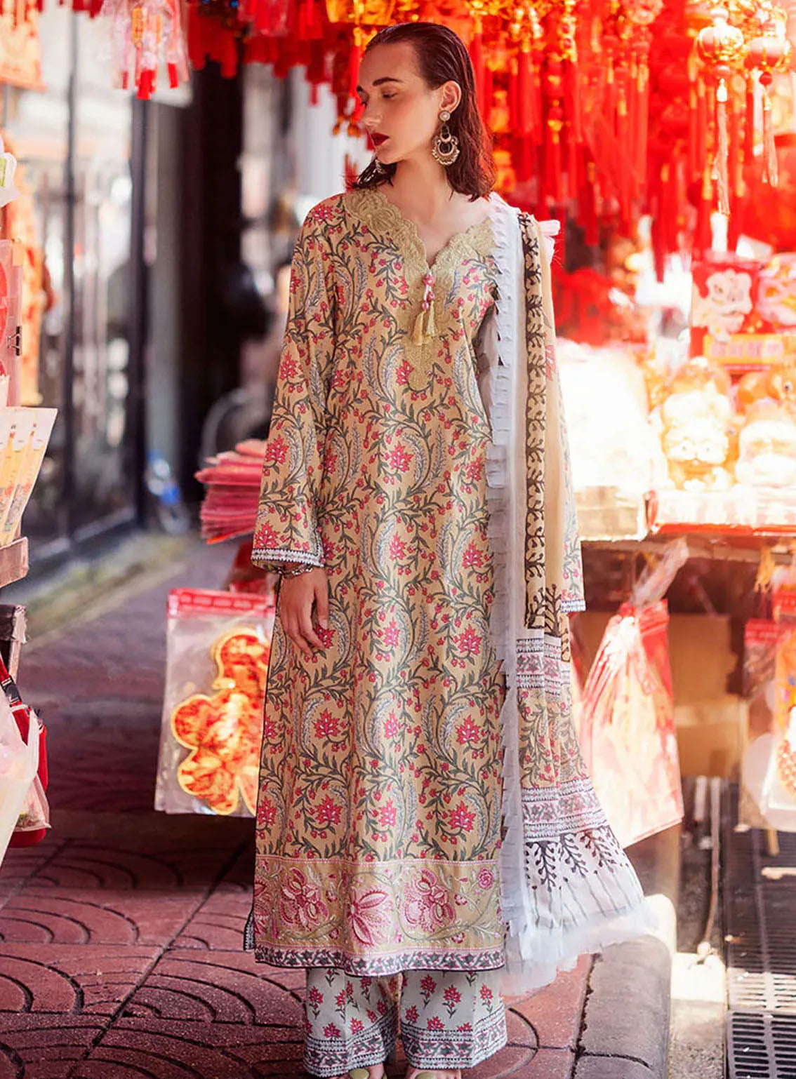 Taneez By Roheenaz Embroidered Lawn Suits Unstitched 3 Piece - RNZ24T RNB-08A ZARA Taneez By Roheenaz Embroidered Lawn Suits Unstitched 3 Piece - RNZ24T RNB-08A ZARA