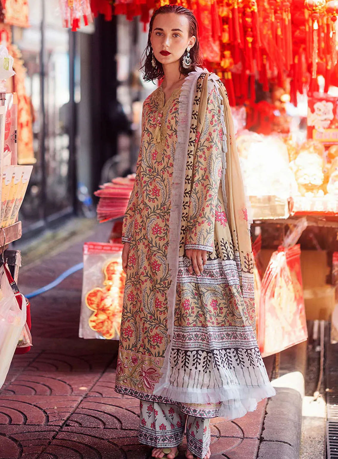Taneez By Roheenaz Embroidered Lawn Suits Unstitched 3 Piece - RNZ24T RNB-08A ZARA Taneez By Roheenaz Embroidered Lawn Suits Unstitched 3 Piece - RNZ24T RNB-08A ZARA