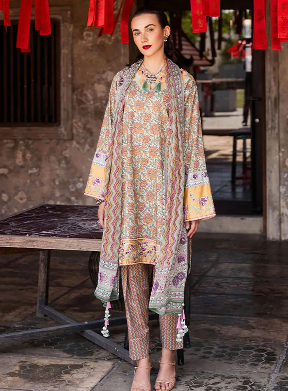 Taneez By Roheenaz Embroidered Lawn Suits Unstitched 3 Piece - RNZ24T RNB-09B LALEH Taneez By Roheenaz Embroidered Lawn Suits Unstitched 3 Piece - RNZ24T RNB-09B LALEH