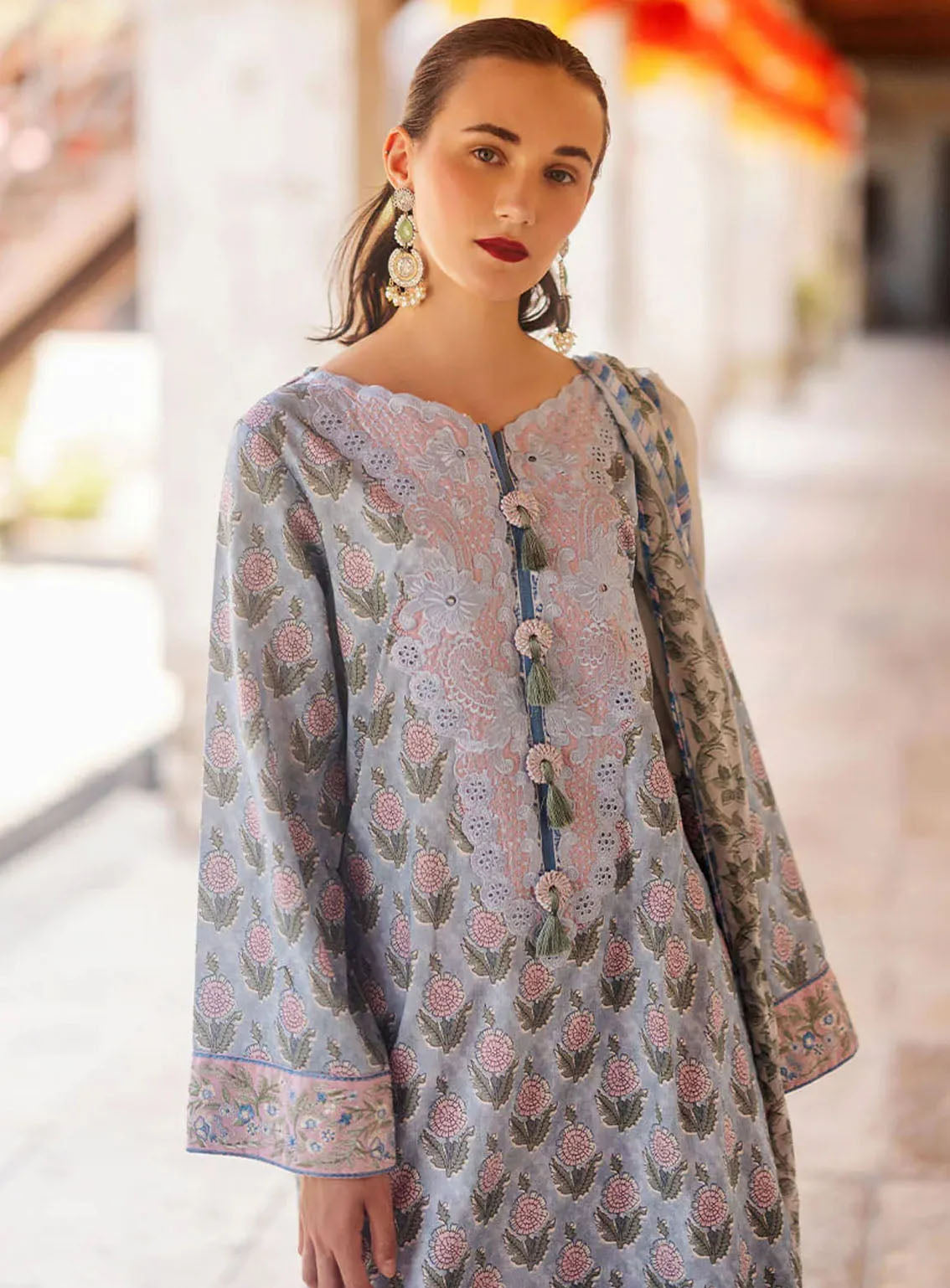 Taneez By Roheenaz Embroidered Lawn Suits Unstitched 3 Piece - RNZ24T RNB-10B MAHNAZ Taneez By Roheenaz Embroidered Lawn Suits Unstitched 3 Piece - RNZ24T RNB-10B MAHNAZ