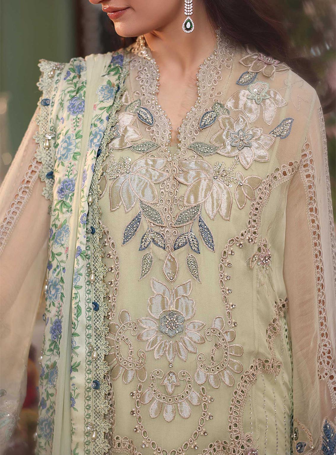 Tea Affair By Maria B Embroidered Chiffon 3 Piece Unstitched Suit MB26TAC D-105 Tea Affair By Maria B Embroidered Chiffon 3 Piece Unstitched Suit MB26TAC D-105