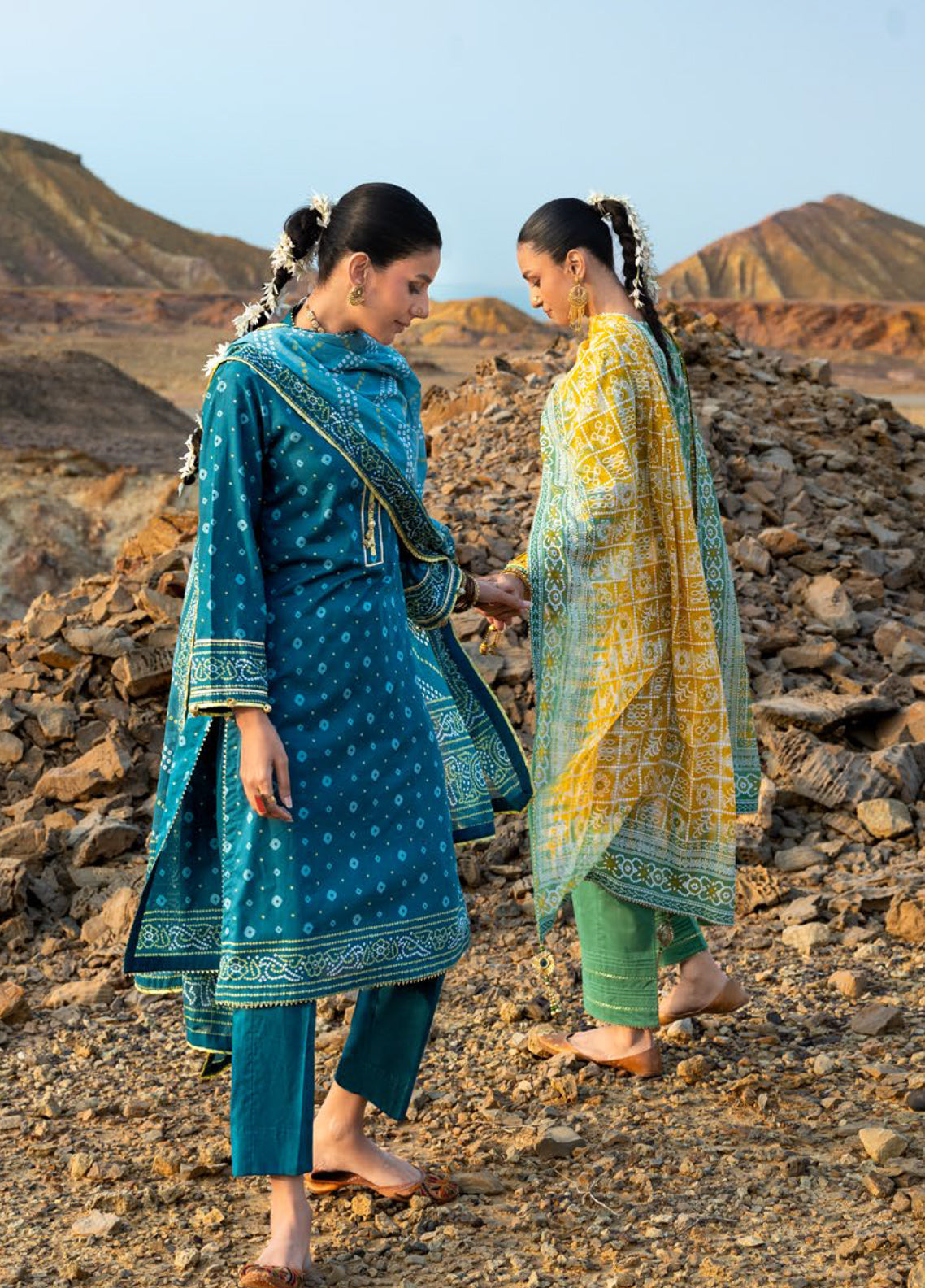 The Chunri Story By Gul Ahmed Printed Lawn 3 Piece Unstitched Suit GA26TCS D-CL-62031 B The Chunri Story By Gul Ahmed Printed Lawn 3 Piece Unstitched Suit GA26TCS D-CL-62031 B