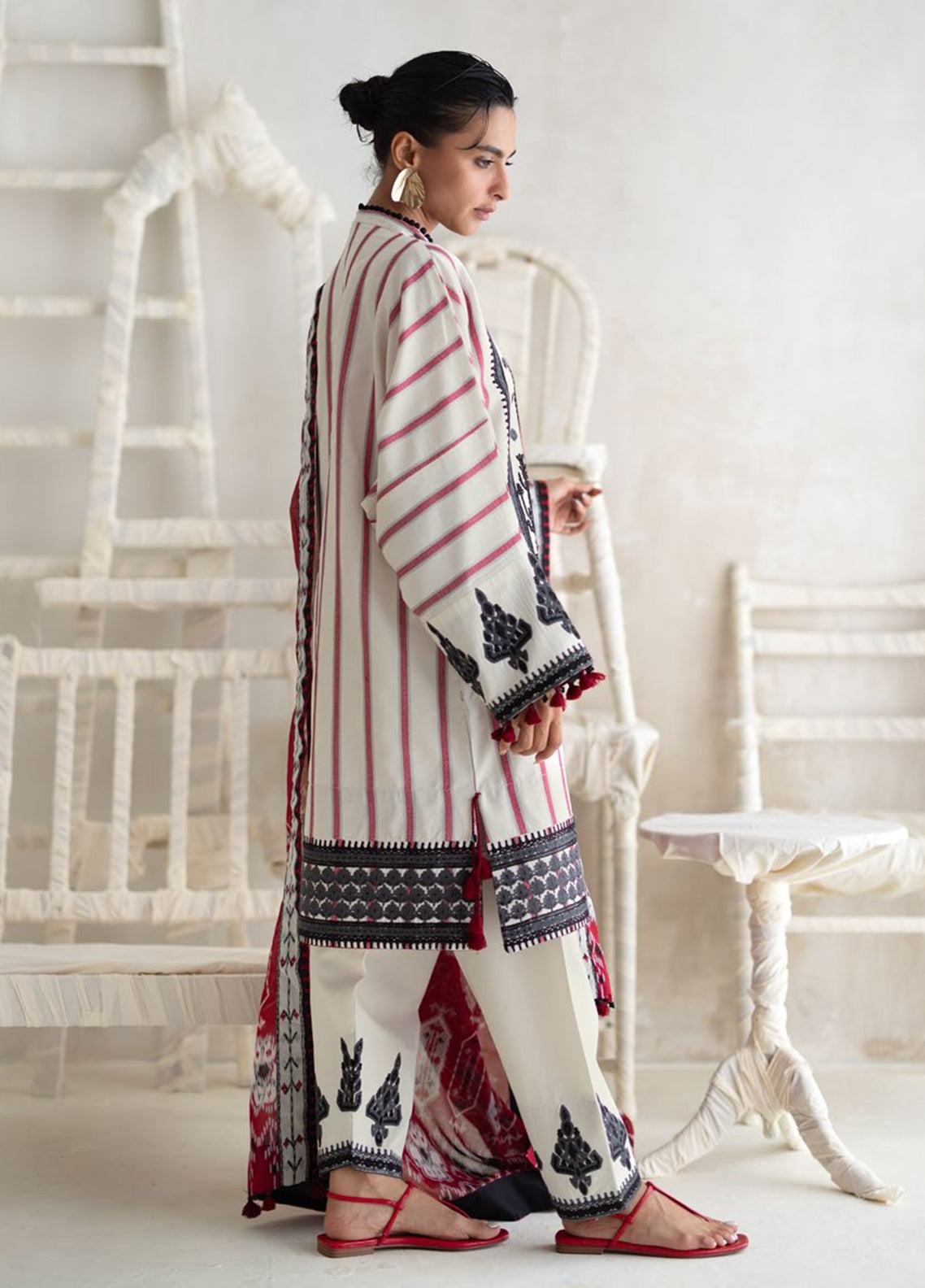 The Luxe Chapter By Gul Ahmed Embroidered Jacquard 3 Piece Unstitched Suit GA26TLC D-SP-62018 The Luxe Chapter By Gul Ahmed Embroidered Jacquard 3 Piece Unstitched Suit GA26TLC D-SP-62018
