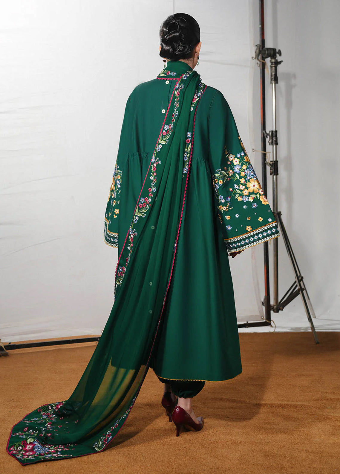 The Reserved View By Jugnu Embroidered Cotton 3 Piece Unstitched Suit JL26TRVE1 D-BEZAN The Reserved View By Jugnu Embroidered Cotton 3 Piece Unstitched Suit JL26TRVE1 D-BEZAN