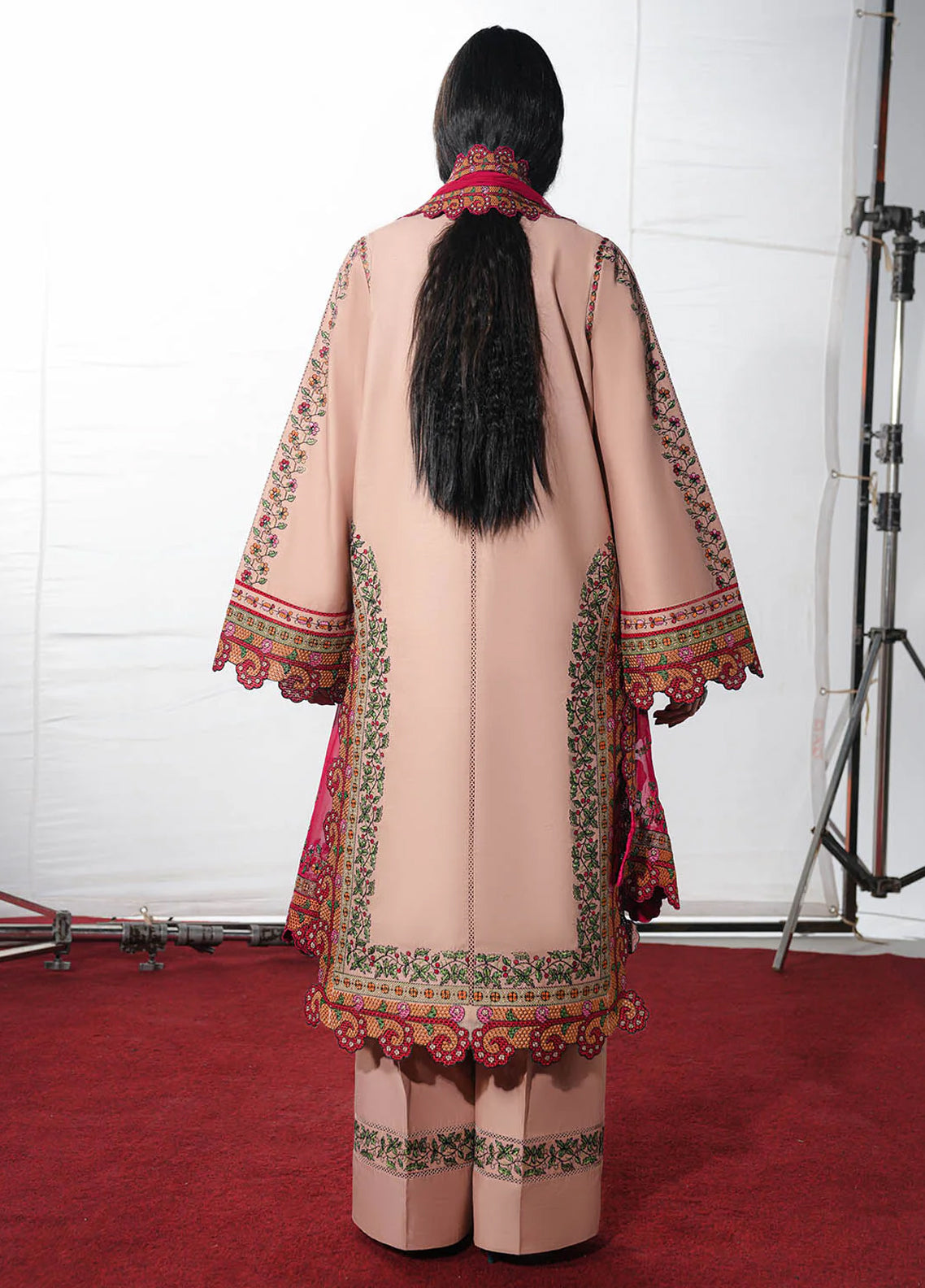 The Reserved View By Jugnu Embroidered Cotton 3 Piece Unstitched Suit JL26TRVE1 D-NAZEH The Reserved View By Jugnu Embroidered Cotton 3 Piece Unstitched Suit JL26TRVE1 D-NAZEH