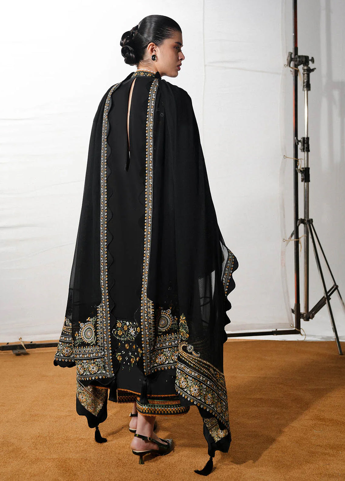 The Reserved View By Jugnu Embroidered Cotton 3 Piece Unstitched Suit JL26TRVE1 D-RANI The Reserved View By Jugnu Embroidered Cotton 3 Piece Unstitched Suit JL26TRVE1 D-RANI