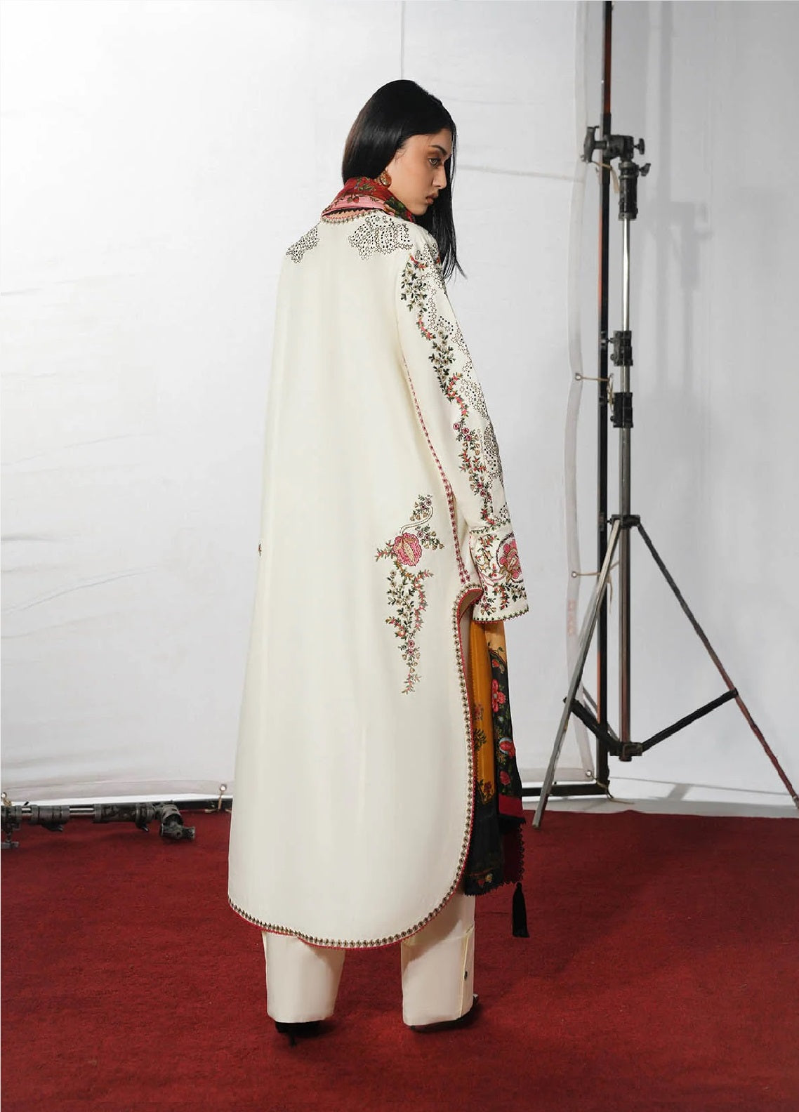 The Reserved View By Jugnu Embroidered Cotton 3 Piece Unstitched Suit JL26TRVE1 D-RASTI The Reserved View By Jugnu Embroidered Cotton 3 Piece Unstitched Suit JL26TRVE1 D-RASTI