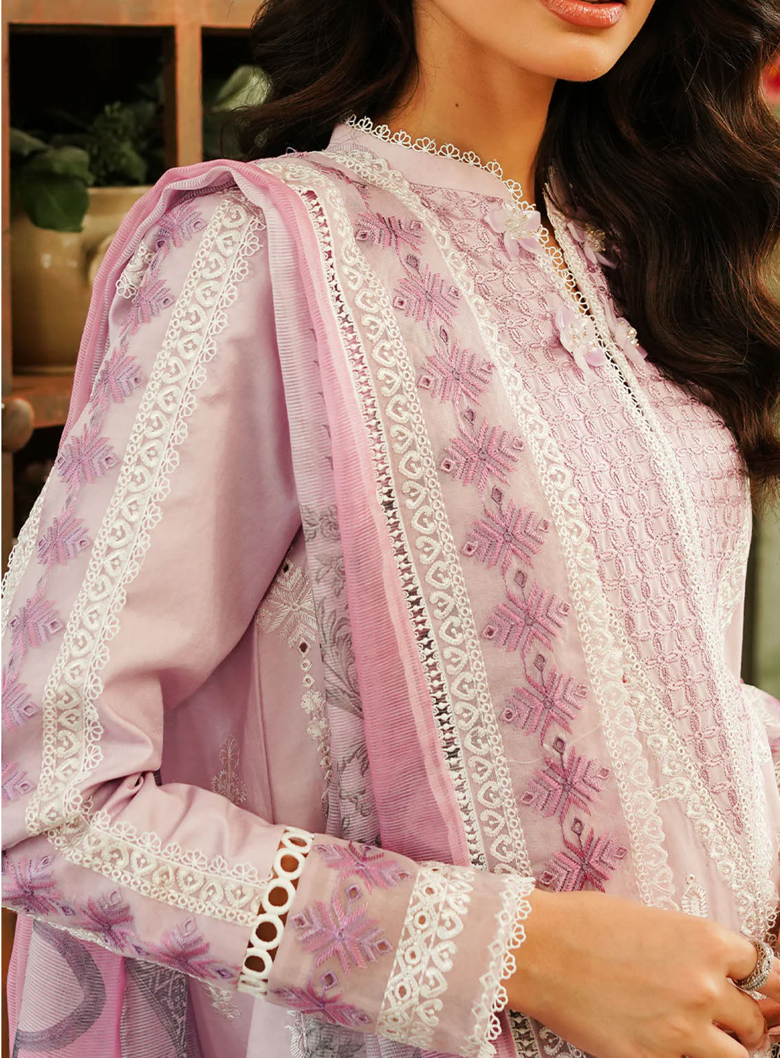 Tresor By Zarqash Embroidered Lawn Suits Unstitched 3 Piece - ZQ24TL ZQT-01 FAYE Tresor By Zarqash Embroidered Lawn Suits Unstitched 3 Piece - ZQ24TL ZQT-01 FAYE