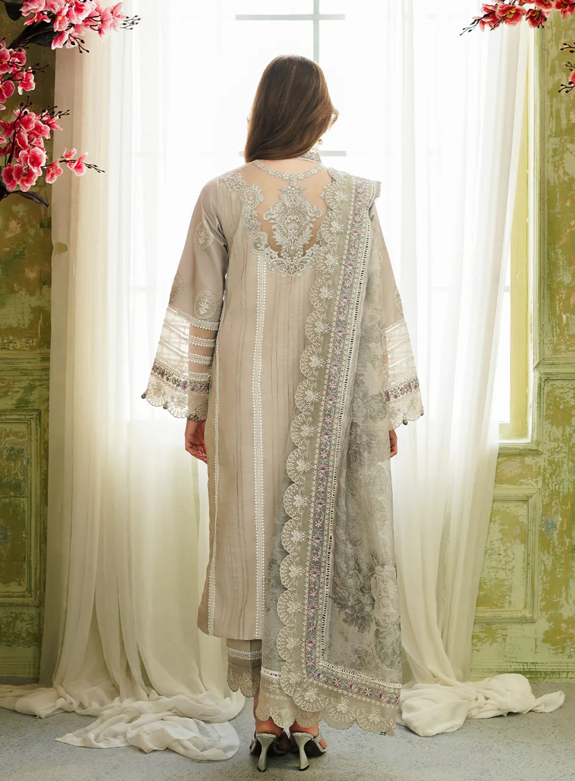 Tresor By Zarqash Embroidered Lawn Suits Unstitched 3 Piece - ZQ24TL ZQT-02 ROSEMARY Tresor By Zarqash Embroidered Lawn Suits Unstitched 3 Piece - ZQ24TL ZQT-02 ROSEMARY