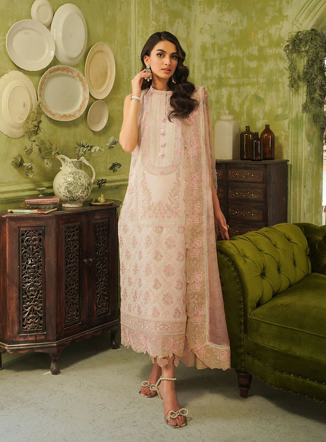 Tresor By Zarqash Embroidered Lawn Suits Unstitched 3 Piece - ZQ24TL ZQT-03 FLORA Tresor By Zarqash Embroidered Lawn Suits Unstitched 3 Piece - ZQ24TL ZQT-03 FLORA