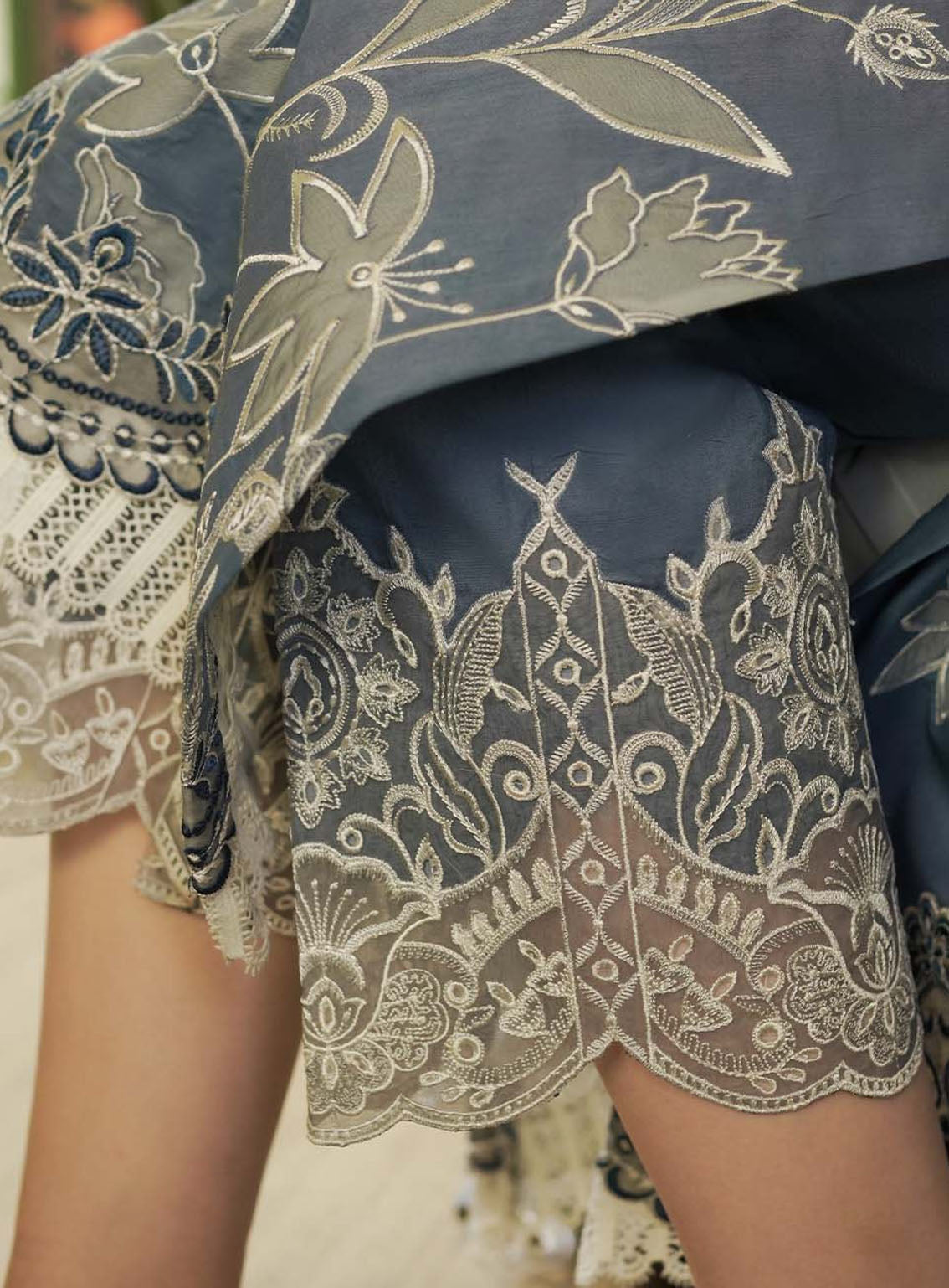 Tresor By Zarqash Embroidered Lawn Suits Unstitched 3 Piece - ZQ24TL ZQT-04 THISTLE Tresor By Zarqash Embroidered Lawn Suits Unstitched 3 Piece - ZQ24TL ZQT-04 THISTLE