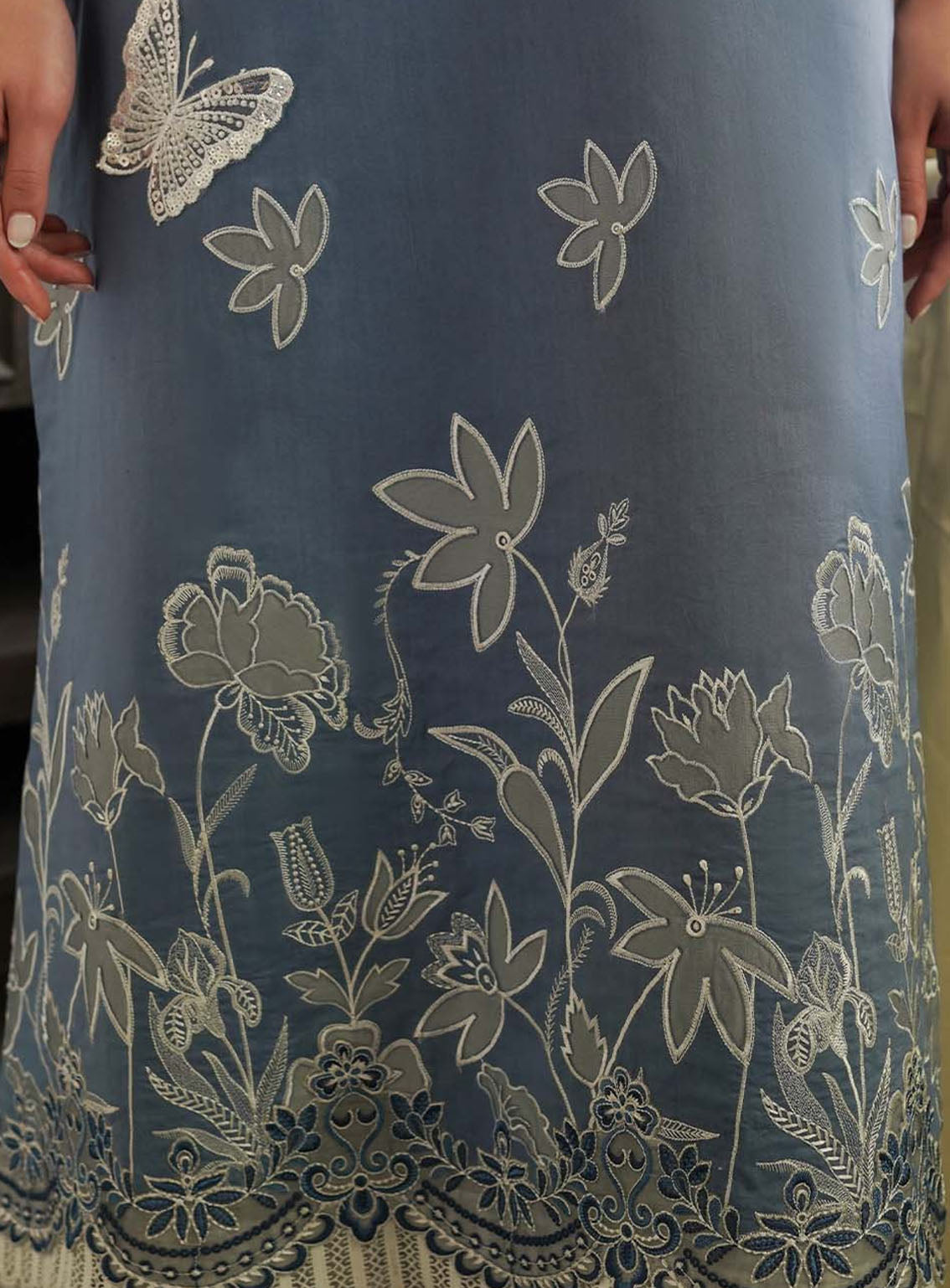 Tresor By Zarqash Embroidered Lawn Suits Unstitched 3 Piece - ZQ24TL ZQT-04 THISTLE Tresor By Zarqash Embroidered Lawn Suits Unstitched 3 Piece - ZQ24TL ZQT-04 THISTLE