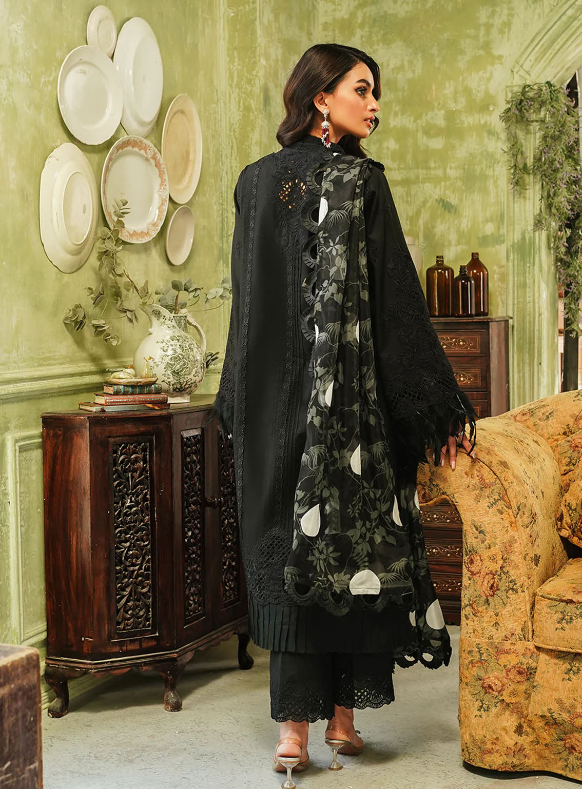 Tresor By Zarqash Embroidered Lawn Suits Unstitched 3 Piece - ZQ24TL ZQT-05 MIDNIGHT Tresor By Zarqash Embroidered Lawn Suits Unstitched 3 Piece - ZQ24TL ZQT-05 MIDNIGHT