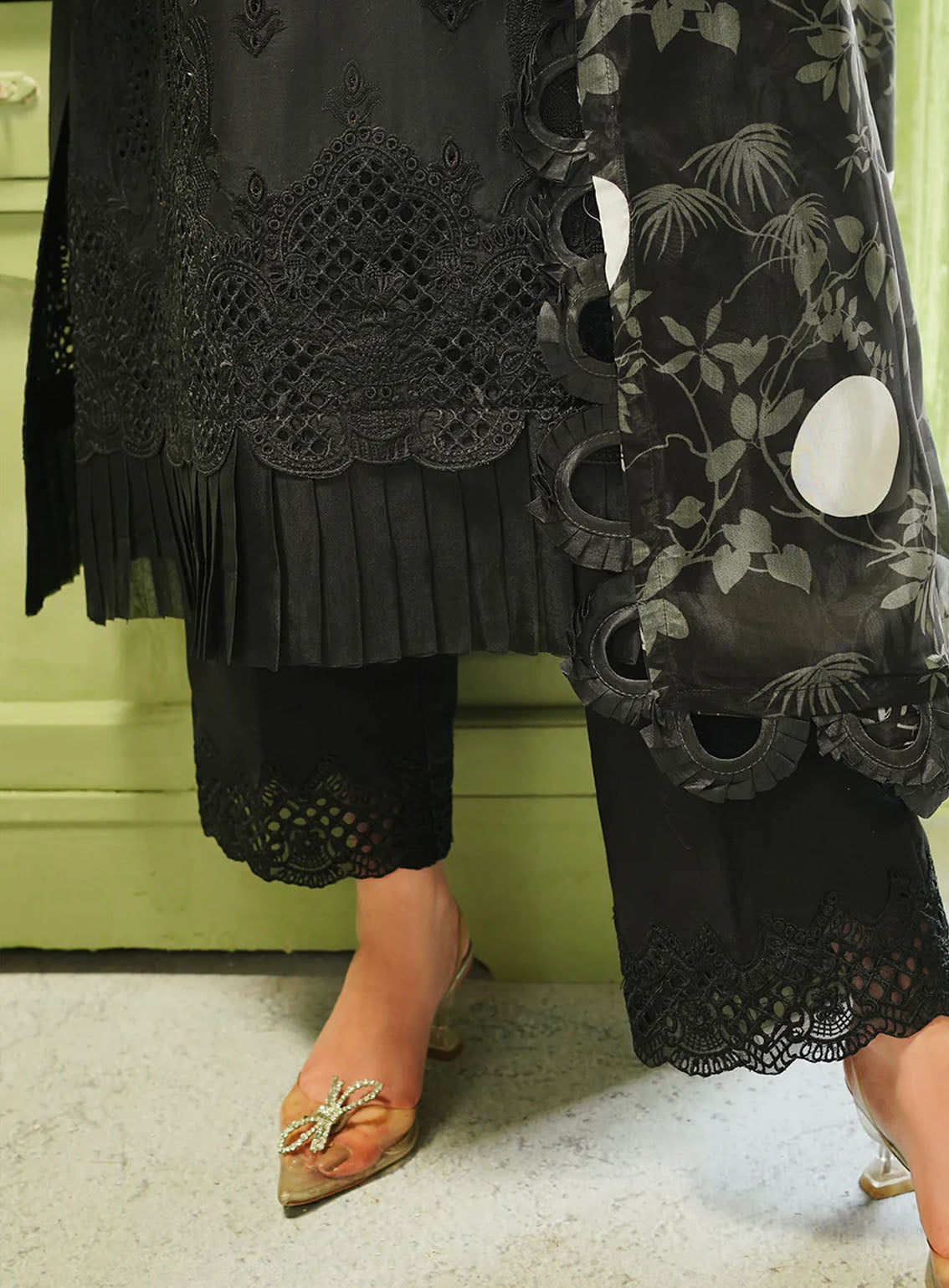 Tresor By Zarqash Embroidered Lawn Suits Unstitched 3 Piece - ZQ24TL ZQT-05 MIDNIGHT Tresor By Zarqash Embroidered Lawn Suits Unstitched 3 Piece - ZQ24TL ZQT-05 MIDNIGHT