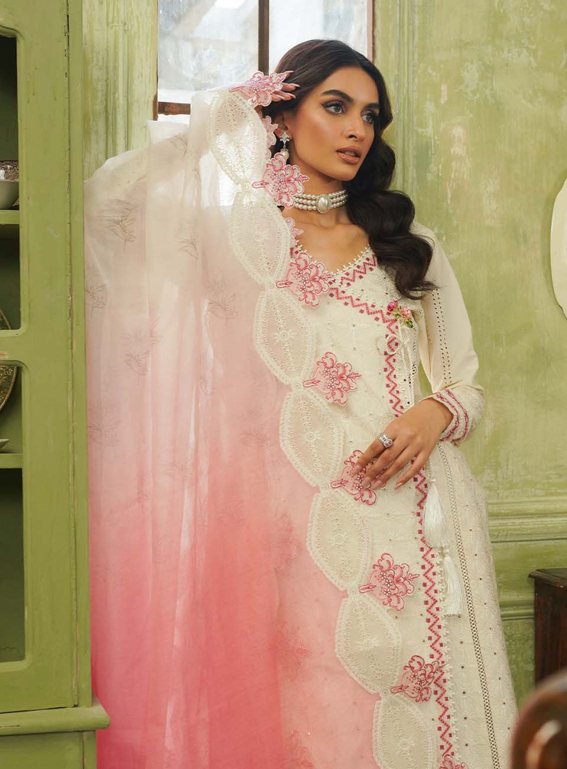 Tresor By Zarqash Embroidered Lawn Suits Unstitched 3 Piece - ZQ24TL ZQT-06 IDA Tresor By Zarqash Embroidered Lawn Suits Unstitched 3 Piece - ZQ24TL ZQT-06 IDA