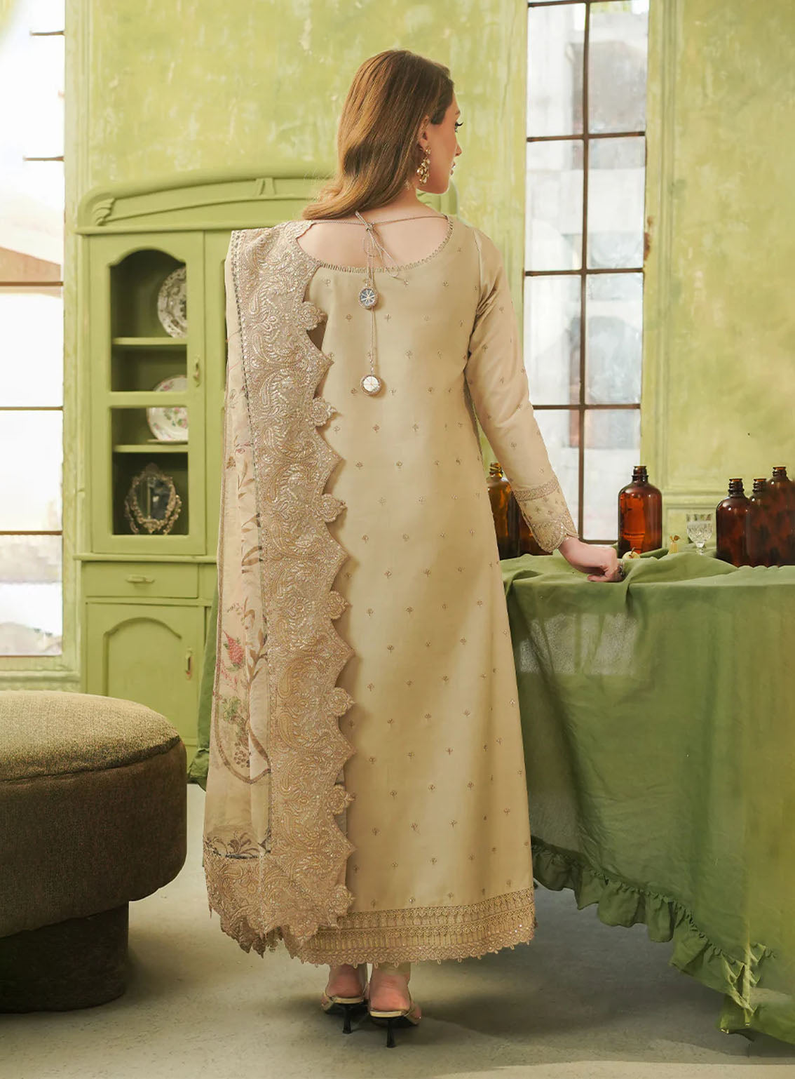 Tresor By Zarqash Embroidered Lawn Suits Unstitched 3 Piece - ZQ24TL ZQT-10 ALISA Tresor By Zarqash Embroidered Lawn Suits Unstitched 3 Piece - ZQ24TL ZQT-10 ALISA