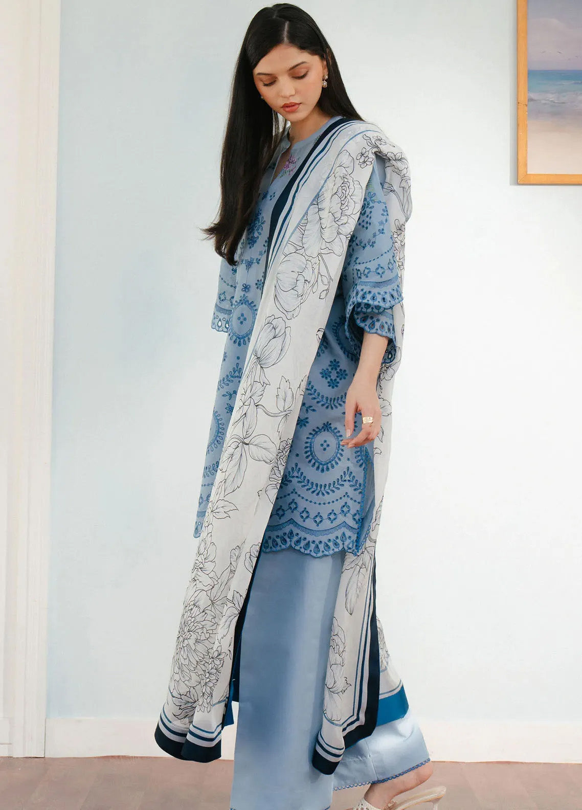 Coco By Zara Shahjahan Embroidered Lawn Suits Unstitched 3 Piece - CZS25L 6B VALI Coco By Zara Shahjahan Embroidered Lawn Suits Unstitched 3 Piece - CZS25L 6B VALI