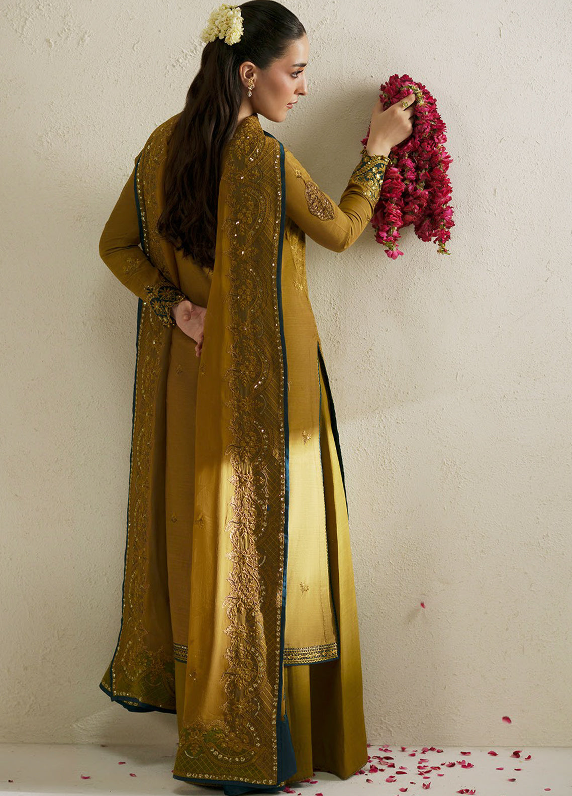 Vera Embroidered Raw Silk 3 Piece Unstitched Suit VR26RSE D-08 KUNDAN Vera Embroidered Raw Silk 3 Piece Unstitched Suit VR26RSE D-08 KUNDAN