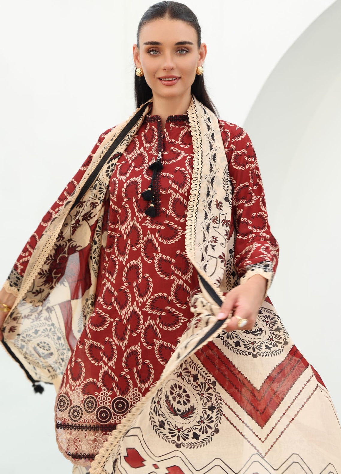 Verao By Gul Ahmed Embroidered Lawn 3 Piece Unstitched Suit GA26VTSOS D-SD-62071 Verao By Gul Ahmed Embroidered Lawn 3 Piece Unstitched Suit GA26VTSOS D-SD-62071