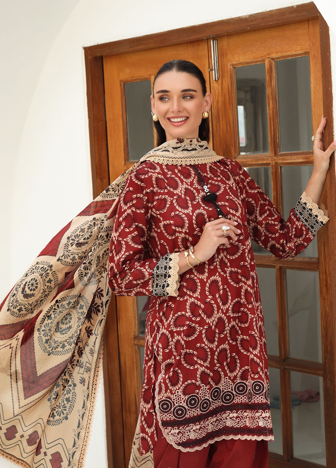 Verao By Gul Ahmed Embroidered Lawn 3 Piece Unstitched Suit GA26VTSOS D-SD-62071 Verao By Gul Ahmed Embroidered Lawn 3 Piece Unstitched Suit GA26VTSOS D-SD-62071