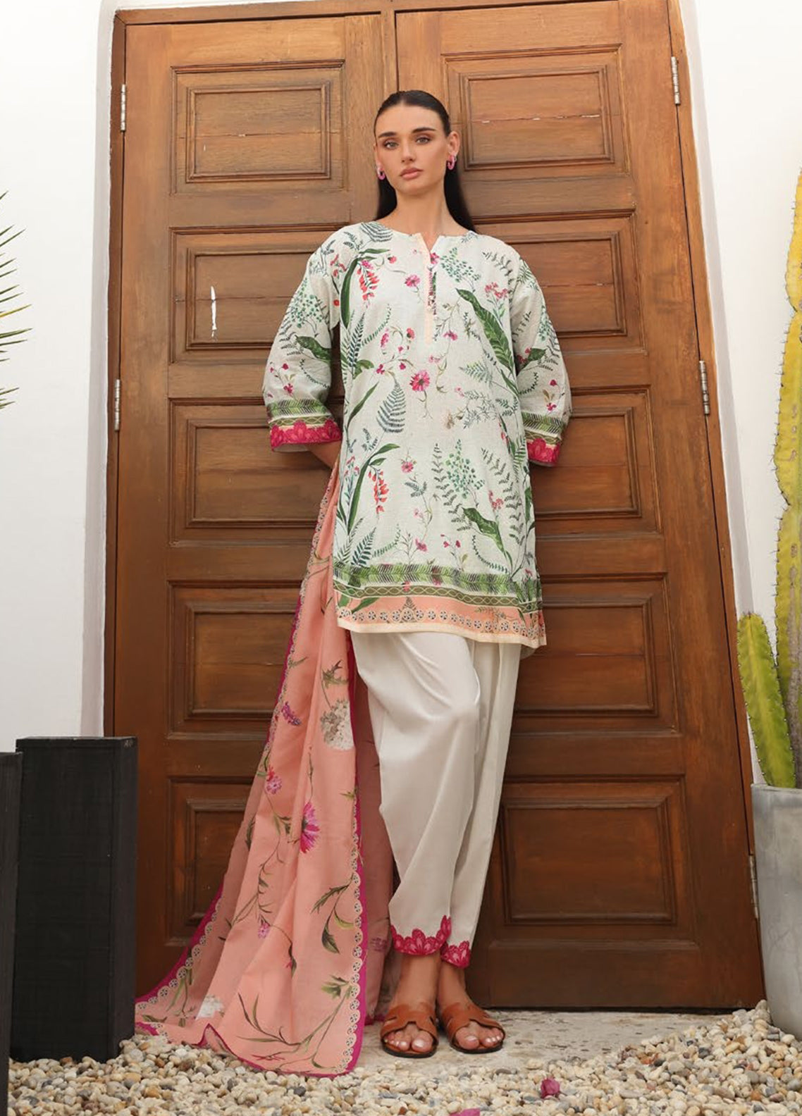 Verao By Gul Ahmed Embroidered Lawn 3 Piece Unstitched Suit GA26VTSOS D-SD-62072 Verao By Gul Ahmed Embroidered Lawn 3 Piece Unstitched Suit GA26VTSOS D-SD-62072
