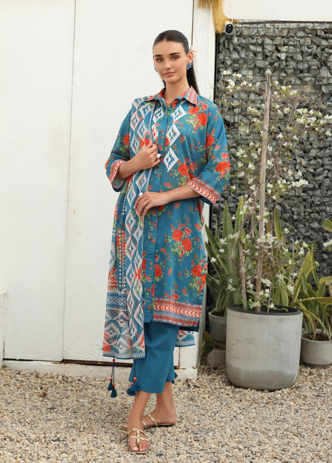 Verao By Gul Ahmed Embroidered Lawn 3 Piece Unstitched Suit GA26VTSOS D-SD-62075 Verao By Gul Ahmed Embroidered Lawn 3 Piece Unstitched Suit GA26VTSOS D-SD-62075