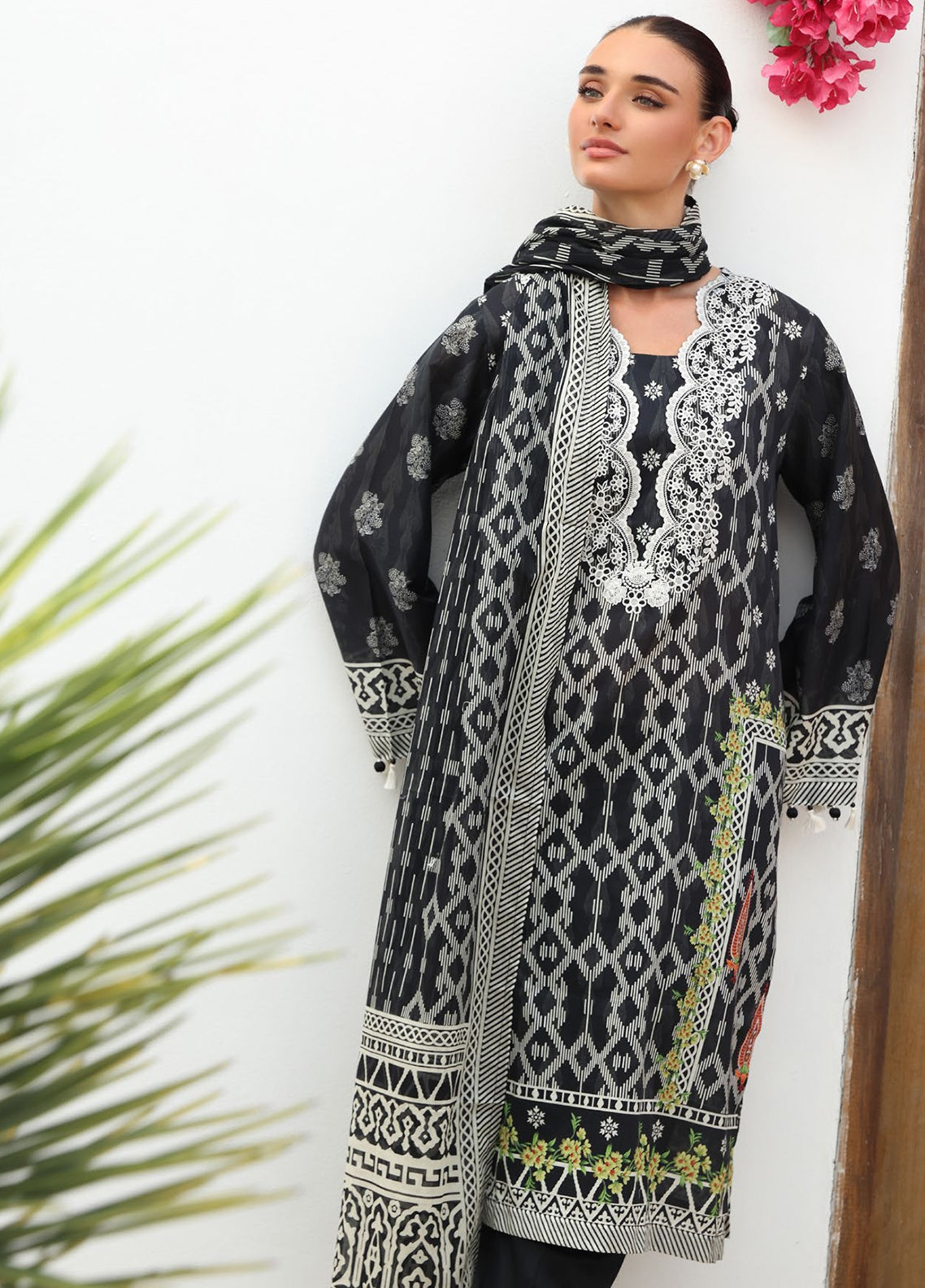 Verao By Gul Ahmed Embroidered Lawn 3 Piece Unstitched Suit GA26VTSOS D-SD-62076 Verao By Gul Ahmed Embroidered Lawn 3 Piece Unstitched Suit GA26VTSOS D-SD-62076