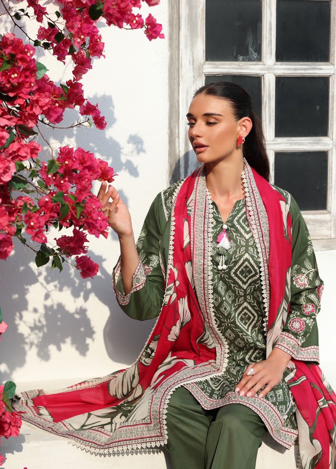 Verao By Gul Ahmed Embroidered Lawn 3 Piece Unstitched Suit GA26VTSOS D-SD-62077 Verao By Gul Ahmed Embroidered Lawn 3 Piece Unstitched Suit GA26VTSOS D-SD-62077