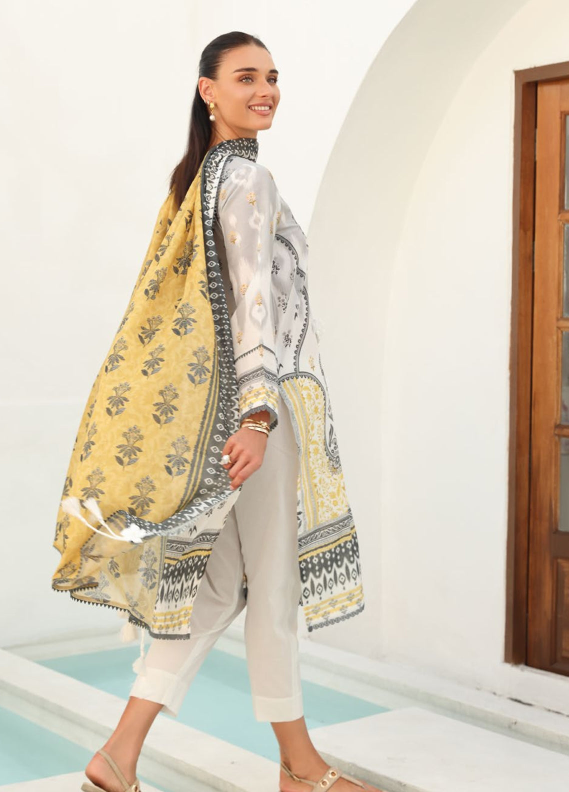 Verao By Gul Ahmed Embroidered Lawn 3 Piece Unstitched Suit GA26VTSOS D-SD-62078 Verao By Gul Ahmed Embroidered Lawn 3 Piece Unstitched Suit GA26VTSOS D-SD-62078