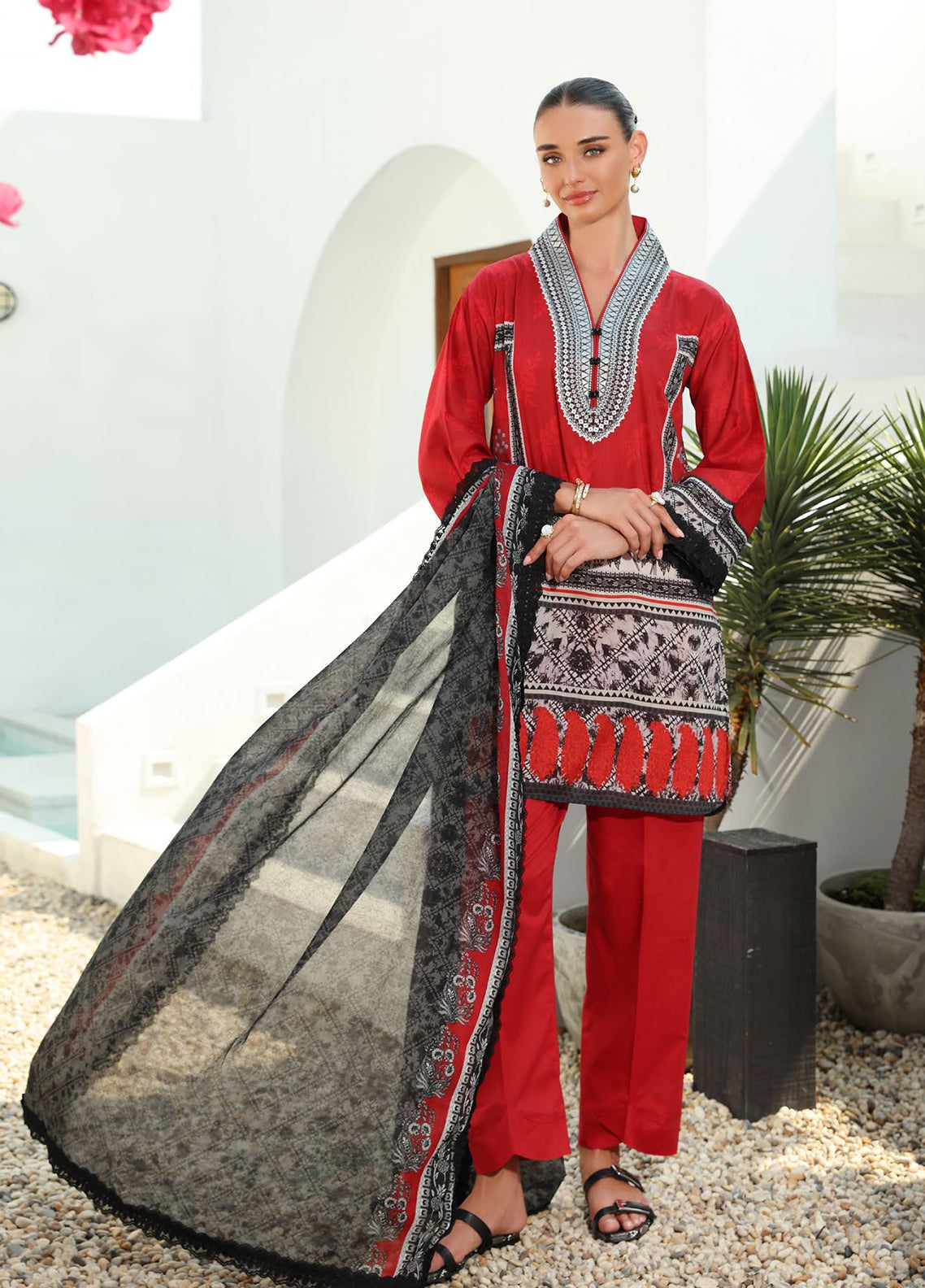 Verao By Gul Ahmed Embroidered Lawn 3 Piece Unstitched Suit GA26VTSOS D-SD-62079 Verao By Gul Ahmed Embroidered Lawn 3 Piece Unstitched Suit GA26VTSOS D-SD-62079